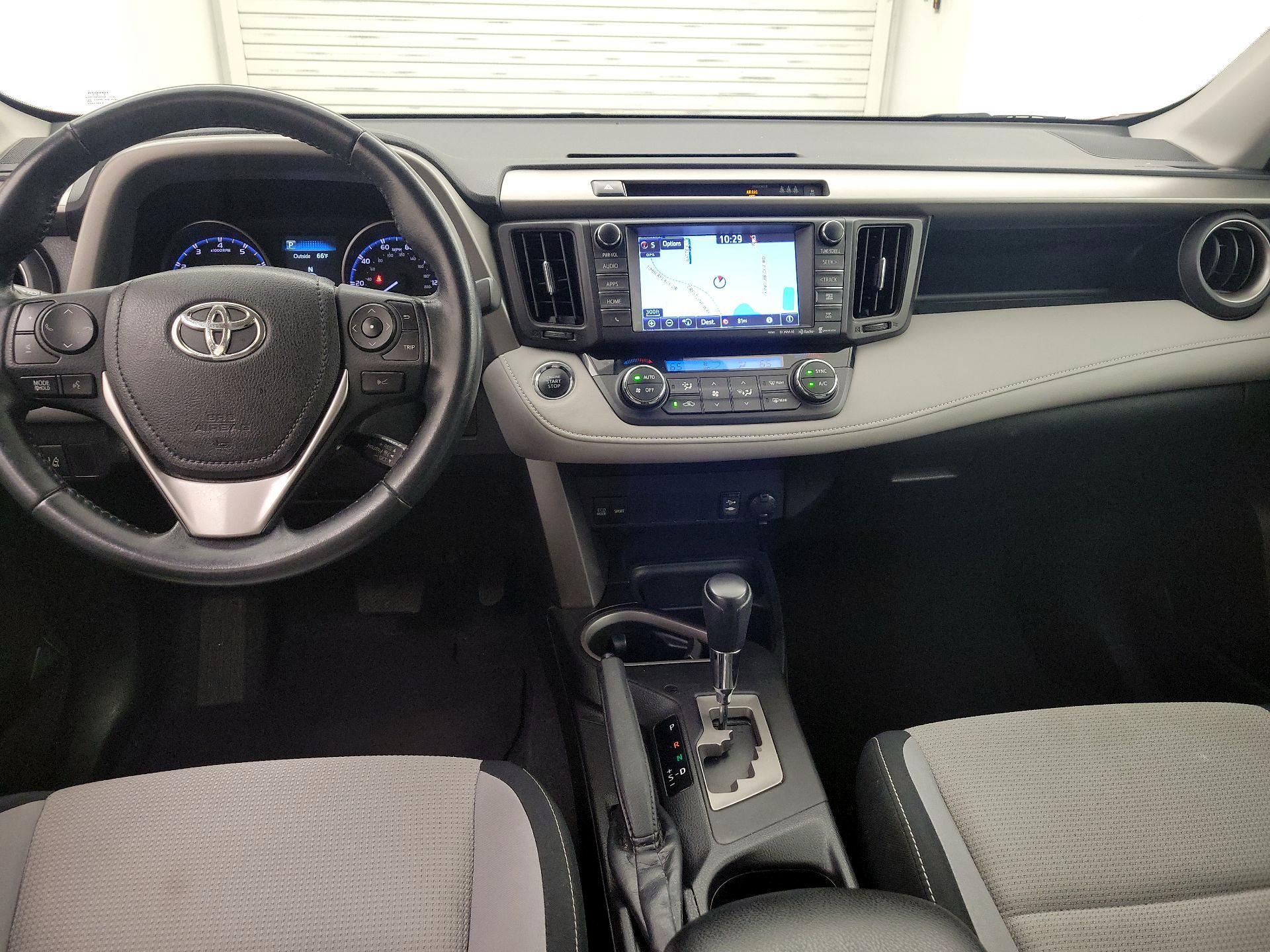 Thumbnail: 2017 Toyota RAV4 - 9
