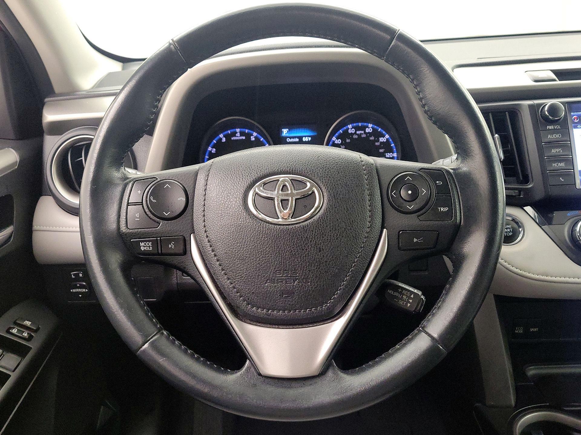 Thumbnail: 2017 Toyota RAV4 - 10