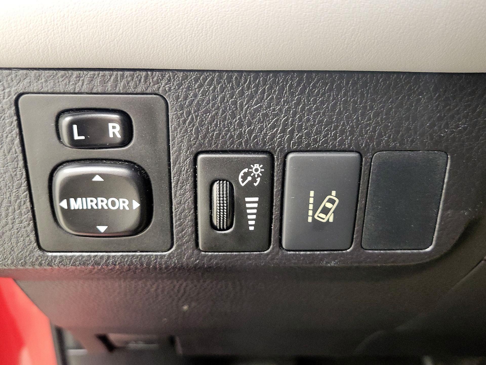 Thumbnail: 2017 Toyota RAV4 - 13