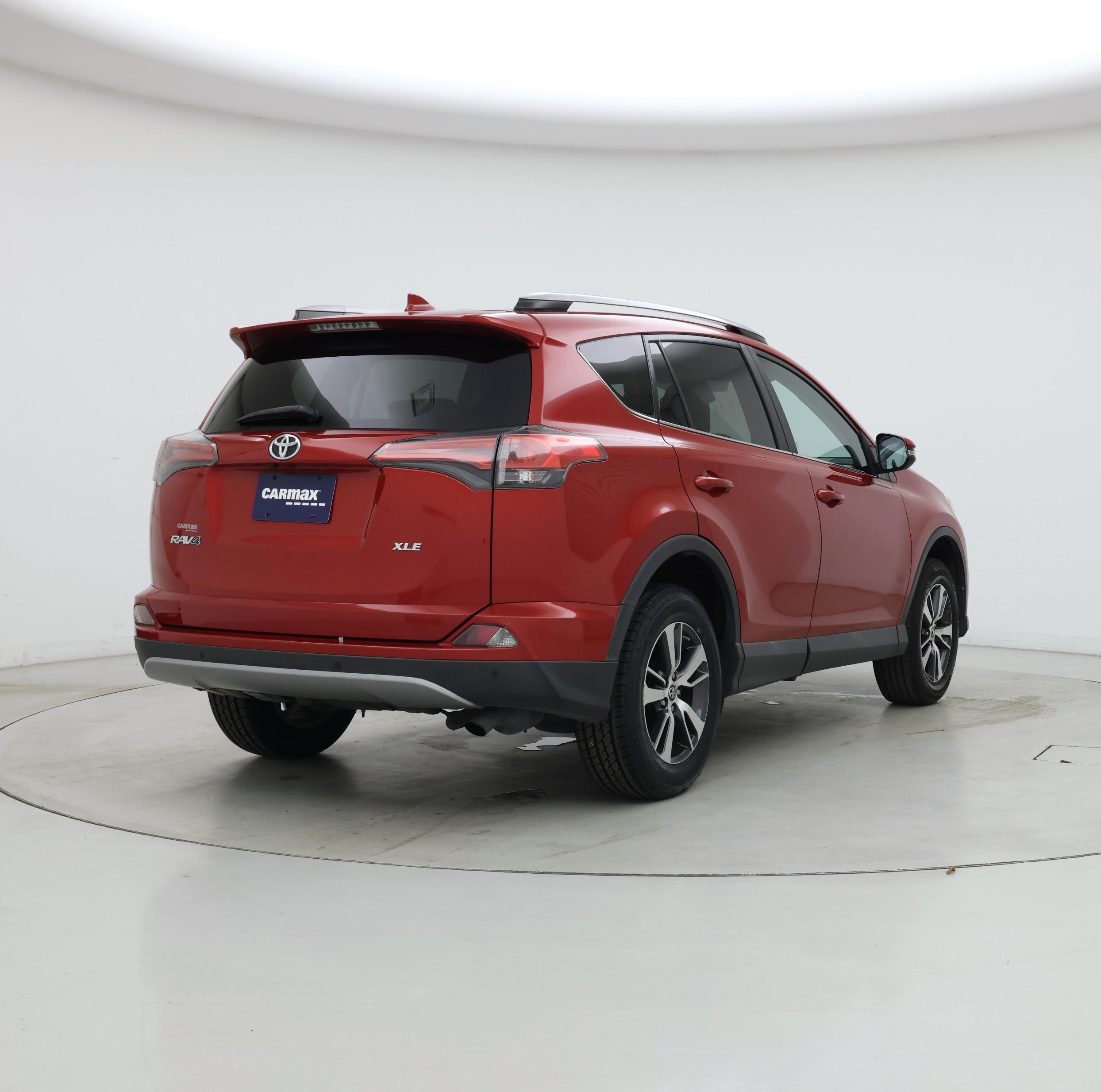 Thumbnail: 2017 Toyota RAV4 - 8