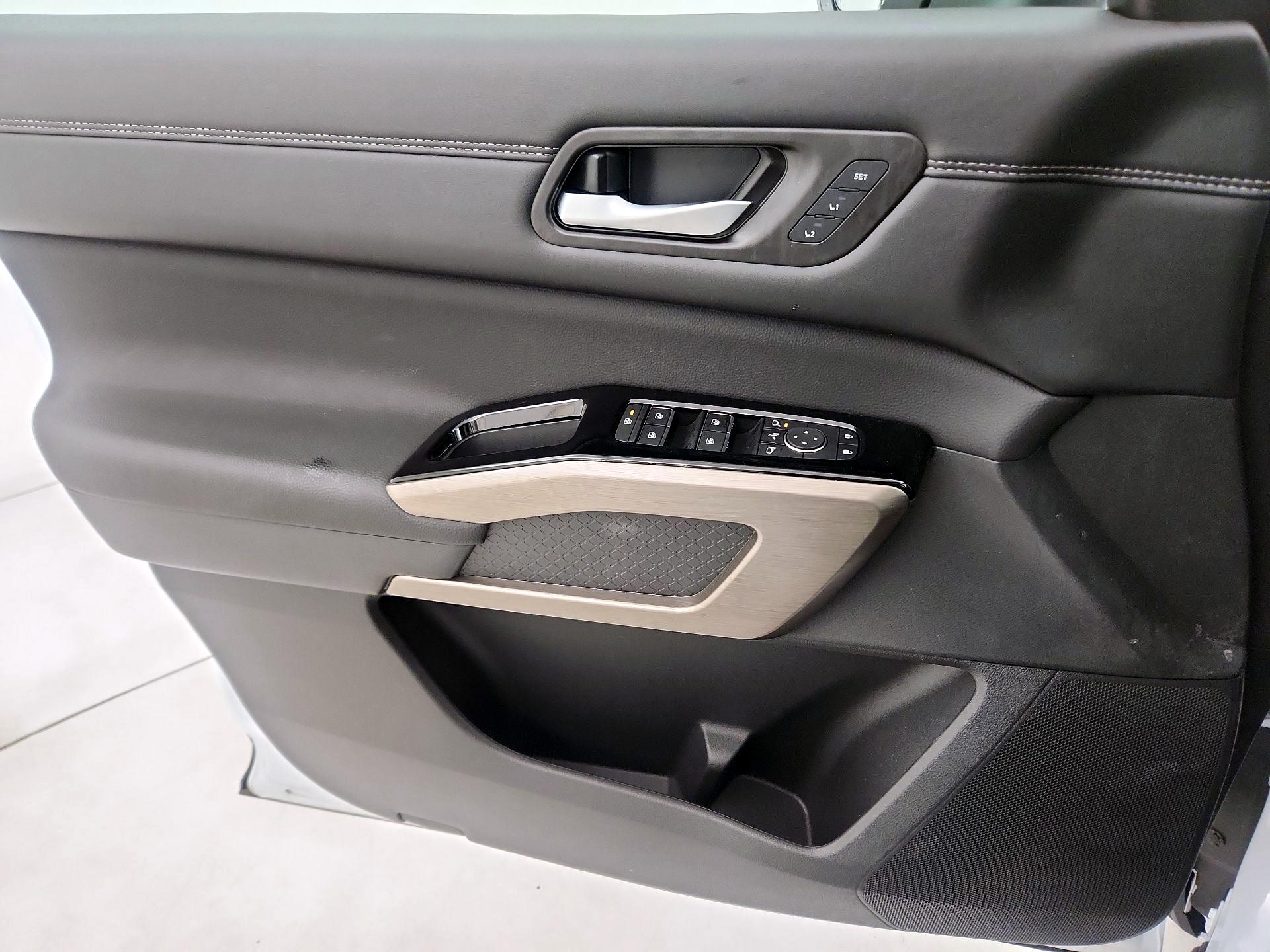 Thumbnail: 2025 Nissan Pathfinder - 12