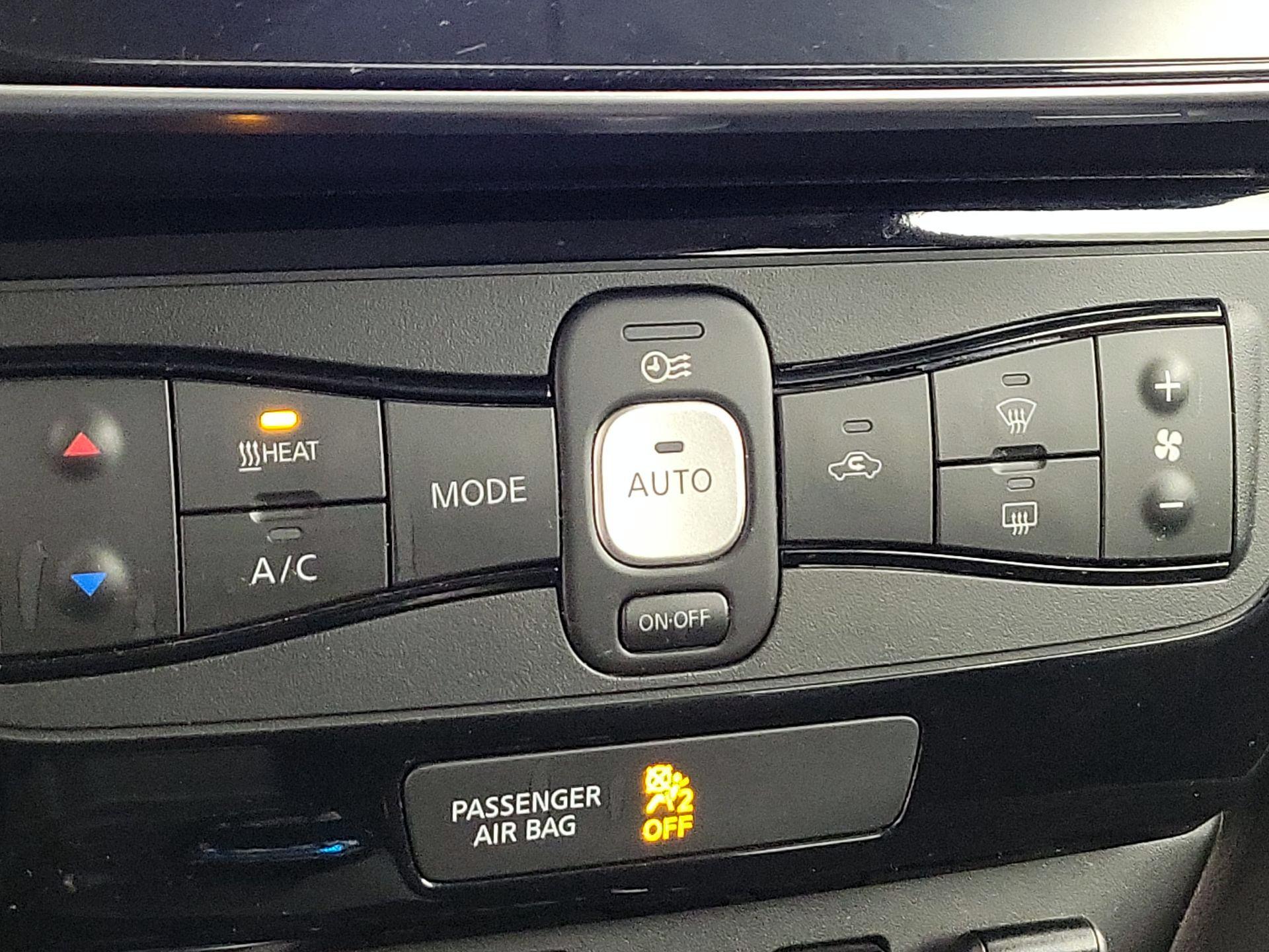 Thumbnail: 2019 Nissan Leaf - 17