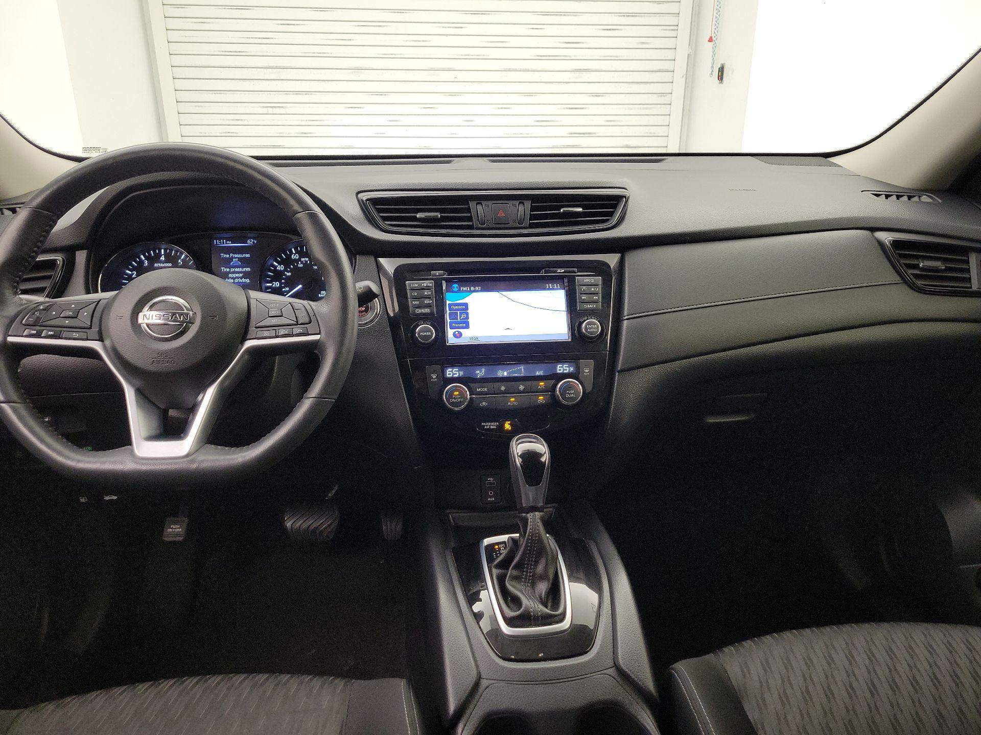 Thumbnail: 2017 Nissan Rogue - 9