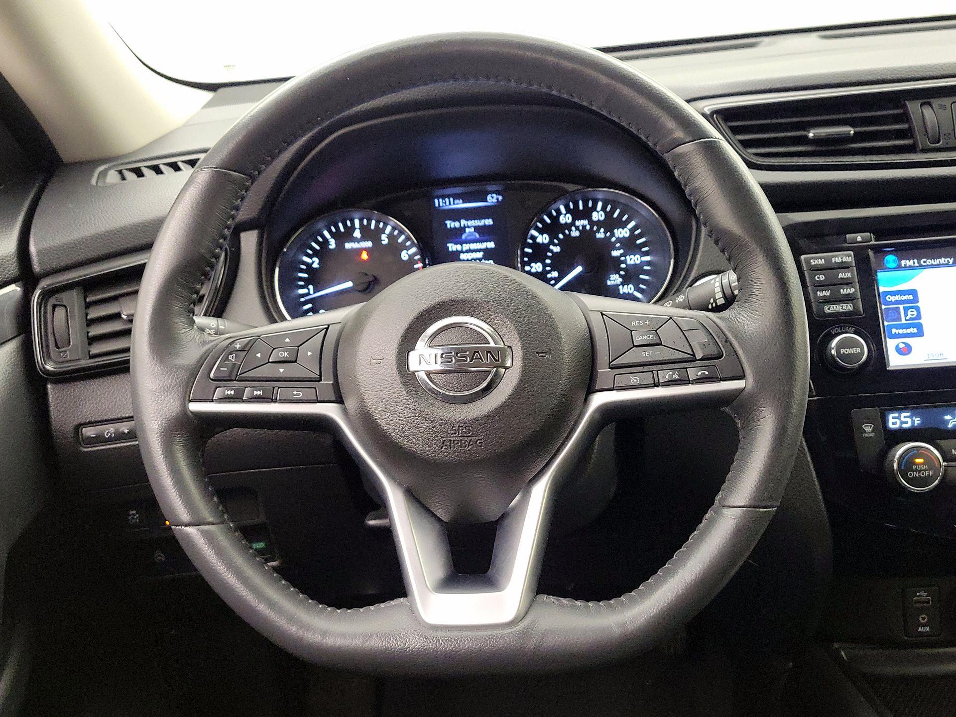 Thumbnail: 2017 Nissan Rogue - 10