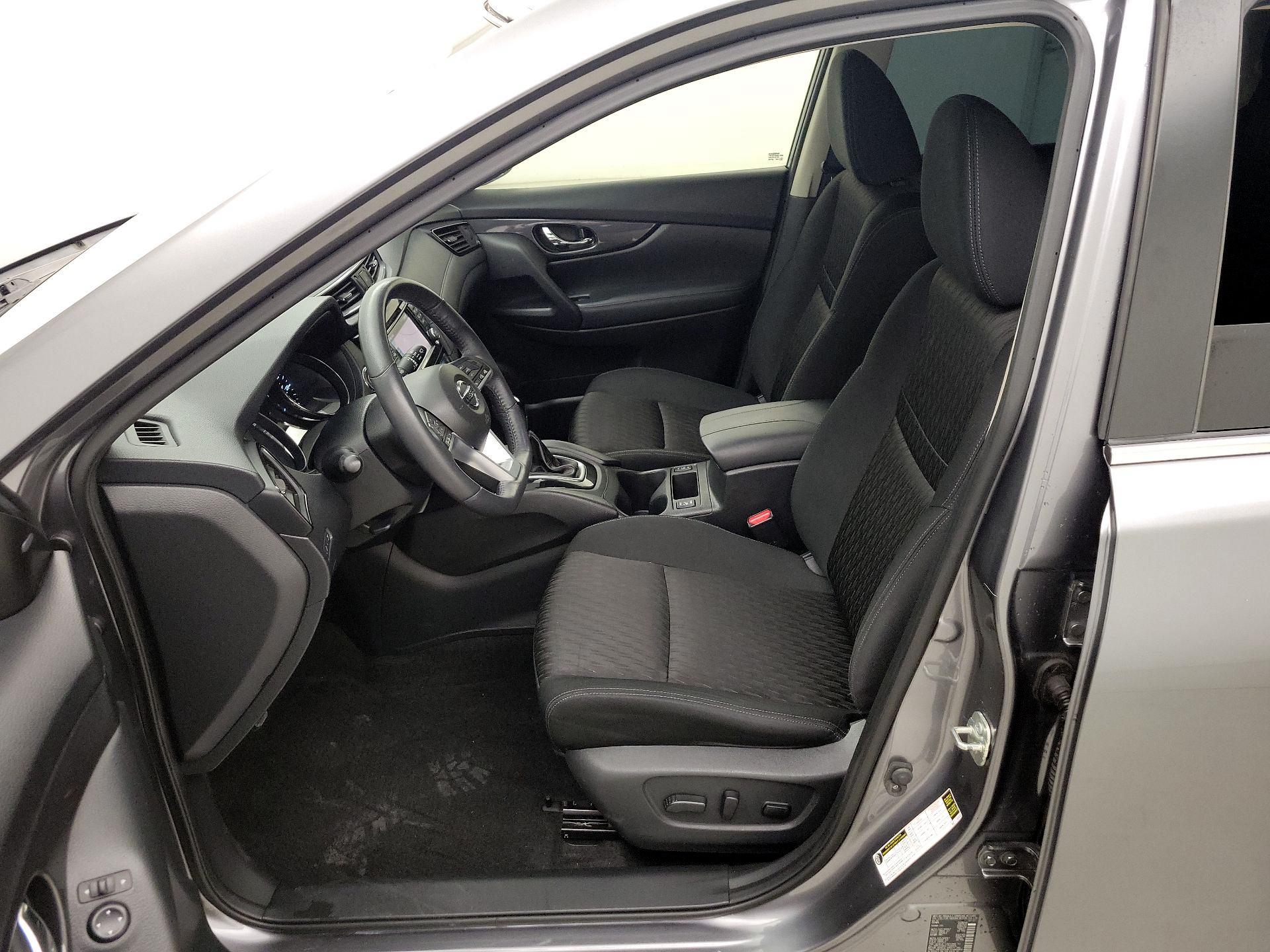 Thumbnail: 2017 Nissan Rogue - 11