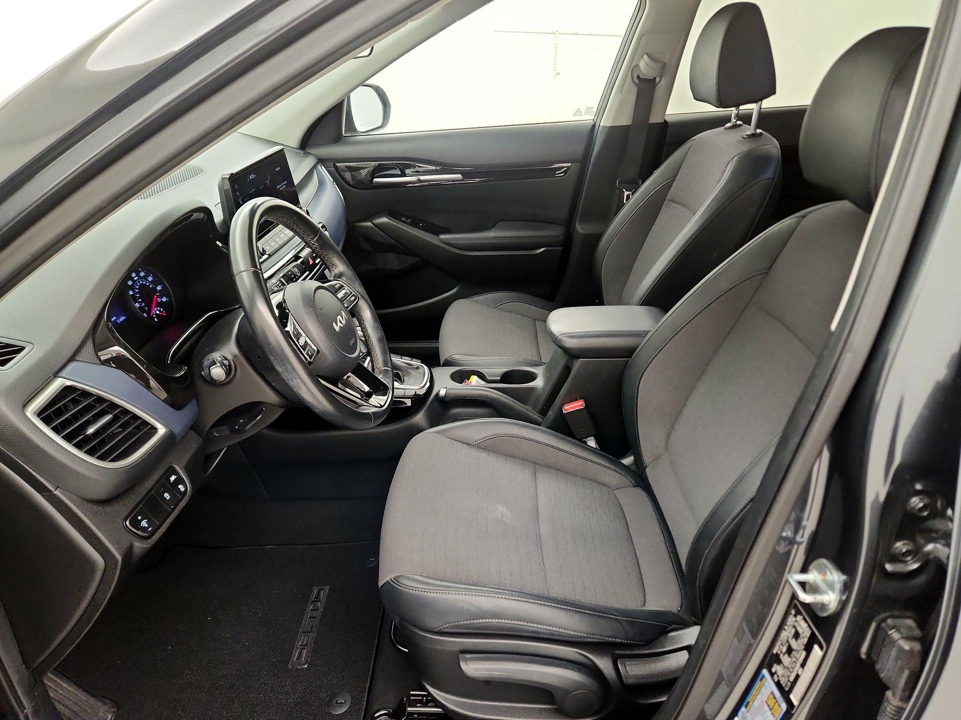 Thumbnail: 2023 Kia Seltos - 11