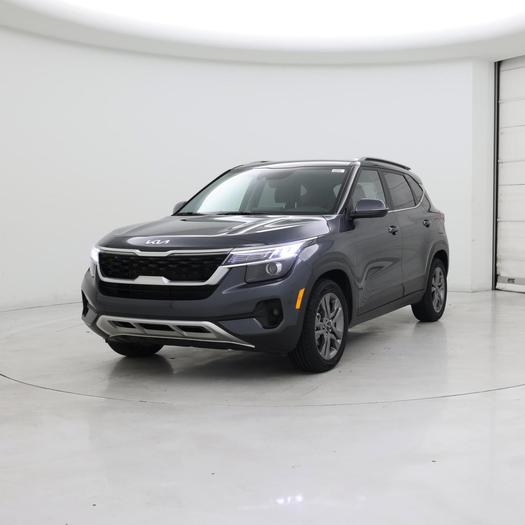 Thumbnail: 2023 Kia Seltos - 4