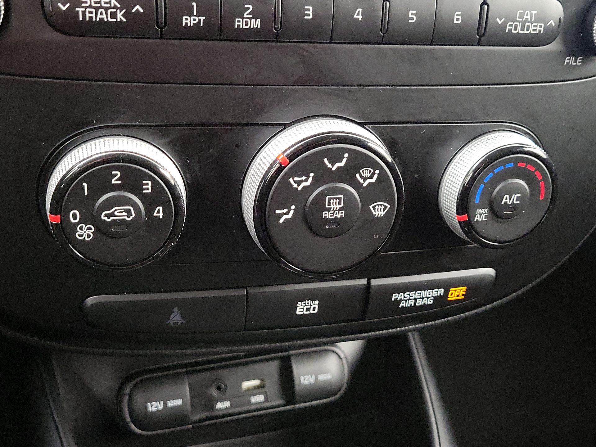 Thumbnail: 2015 Kia Soul - 15