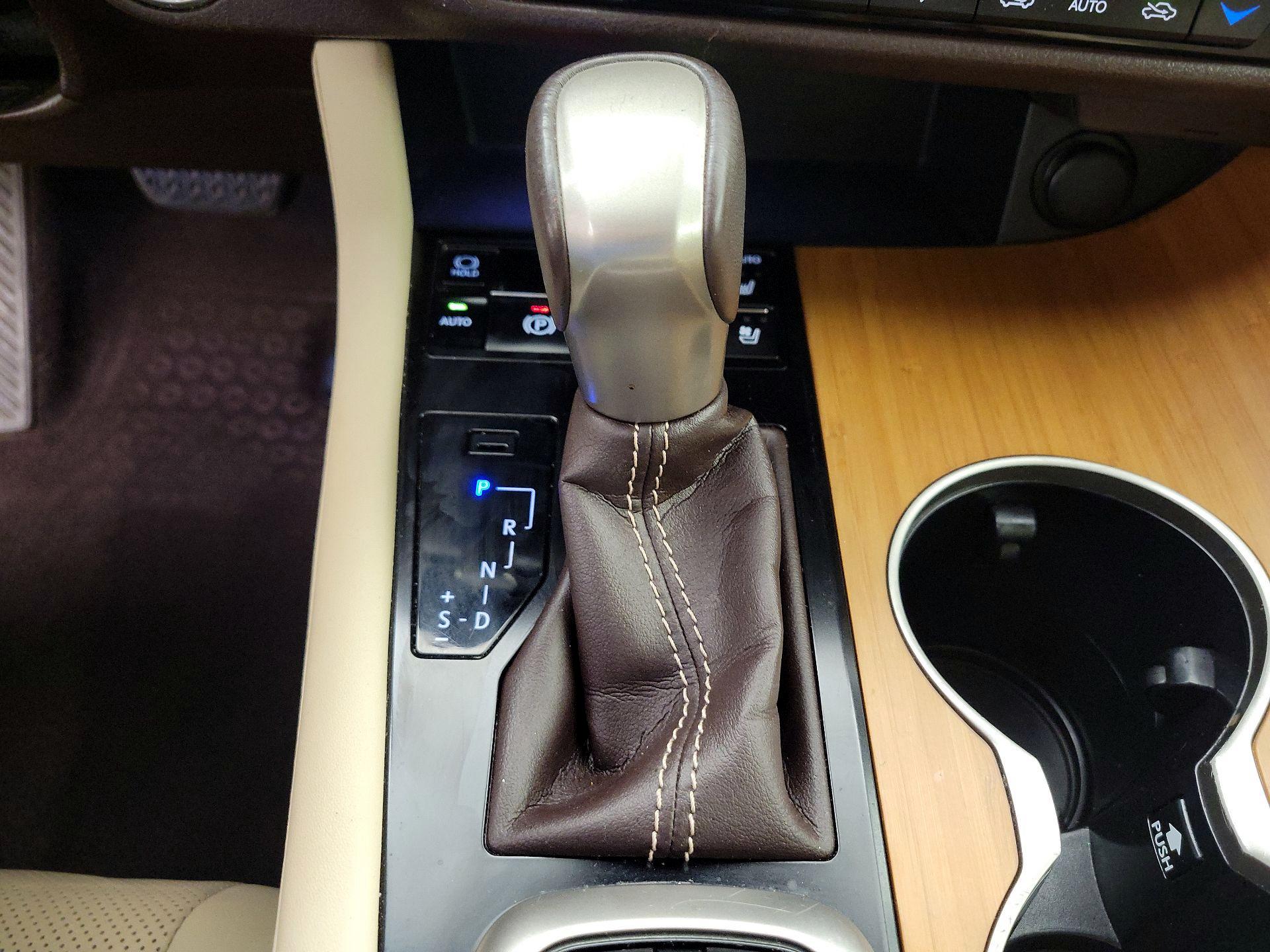 Thumbnail: 2017 Lexus RX - 18