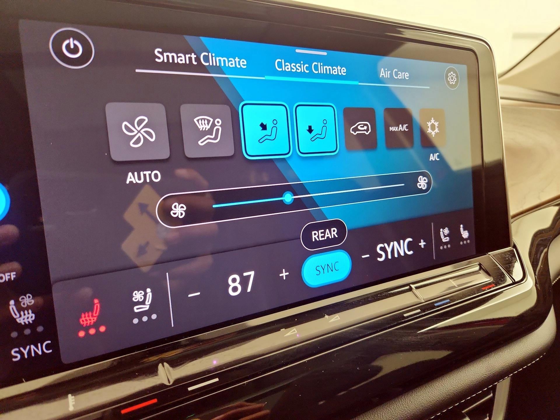 Thumbnail: 2024 Volkswagen Atlas - 17