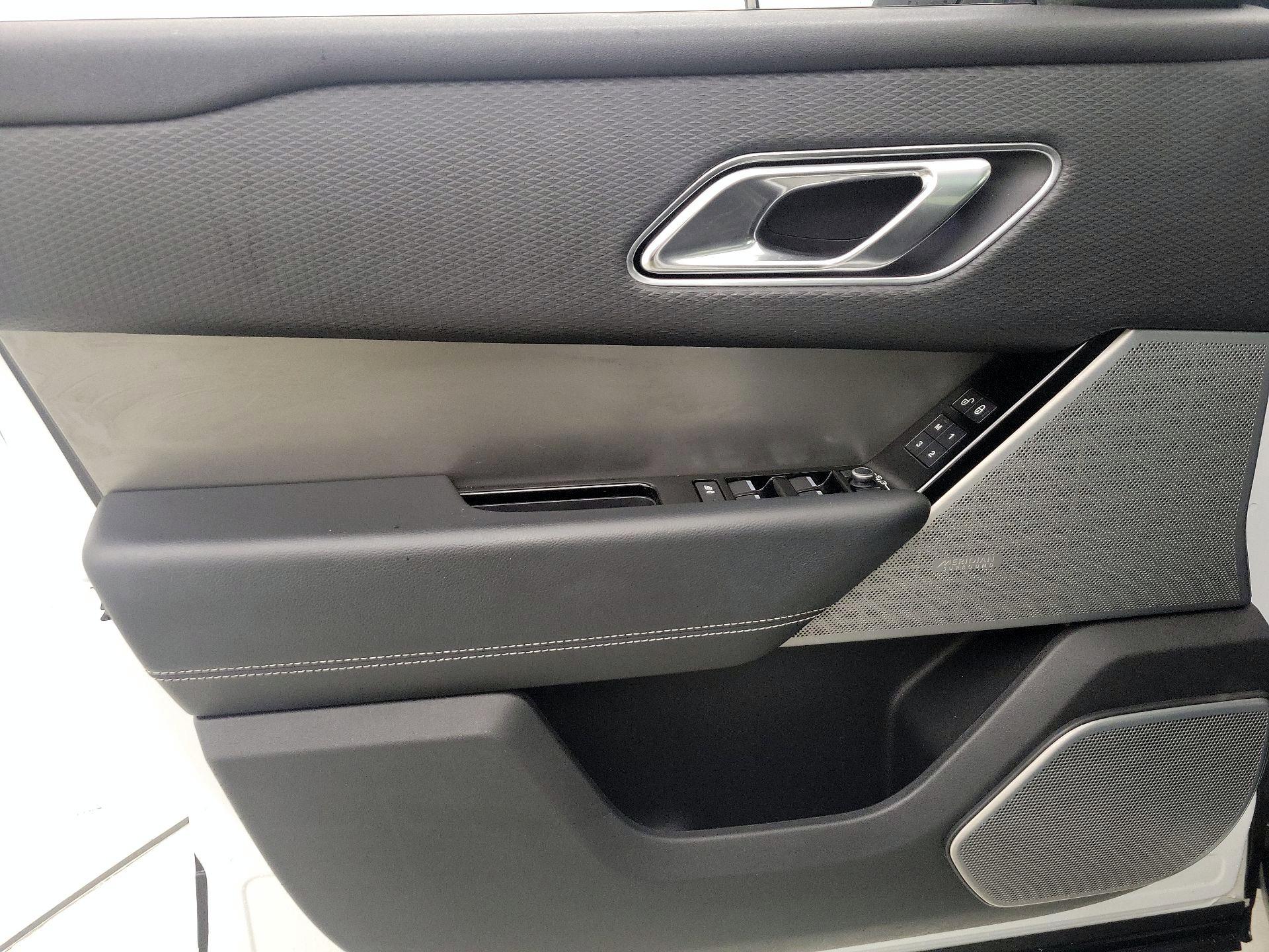 Thumbnail: 2018 Land Rover Range Rover Velar - 12