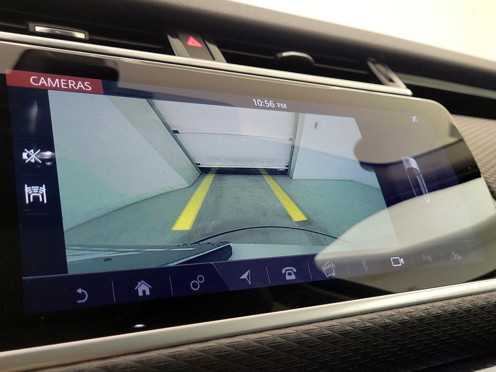 Thumbnail: 2018 Land Rover Range Rover Velar - 15