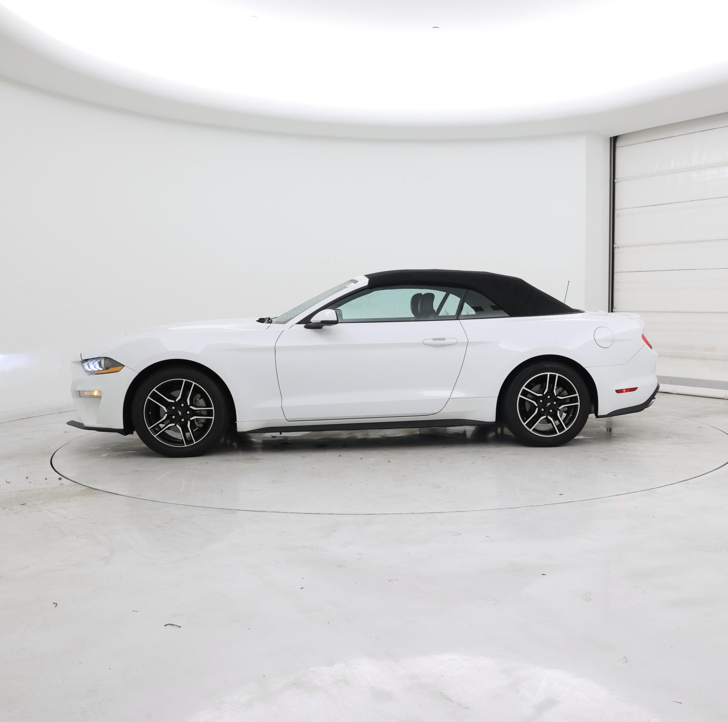 Thumbnail: 2022 Ford Mustang - 3