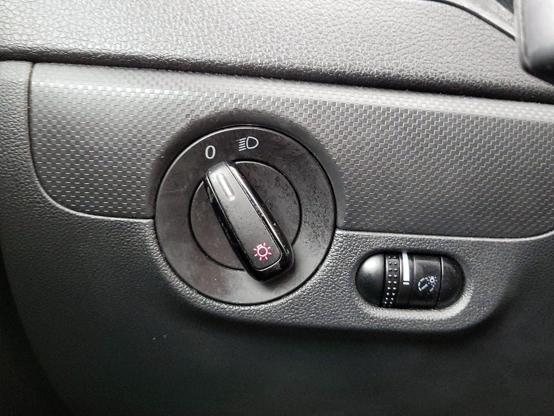 Thumbnail: 2016 Volkswagen Jetta - 13