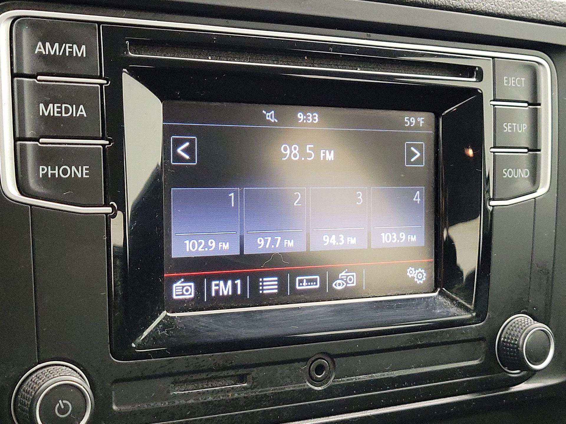 Thumbnail: 2016 Volkswagen Jetta - 14