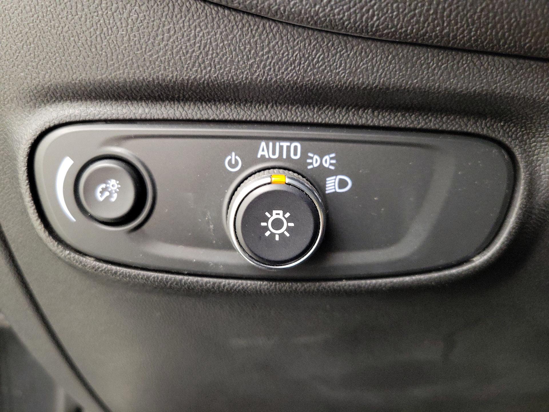 Thumbnail: 2020 Chevrolet Equinox - 13