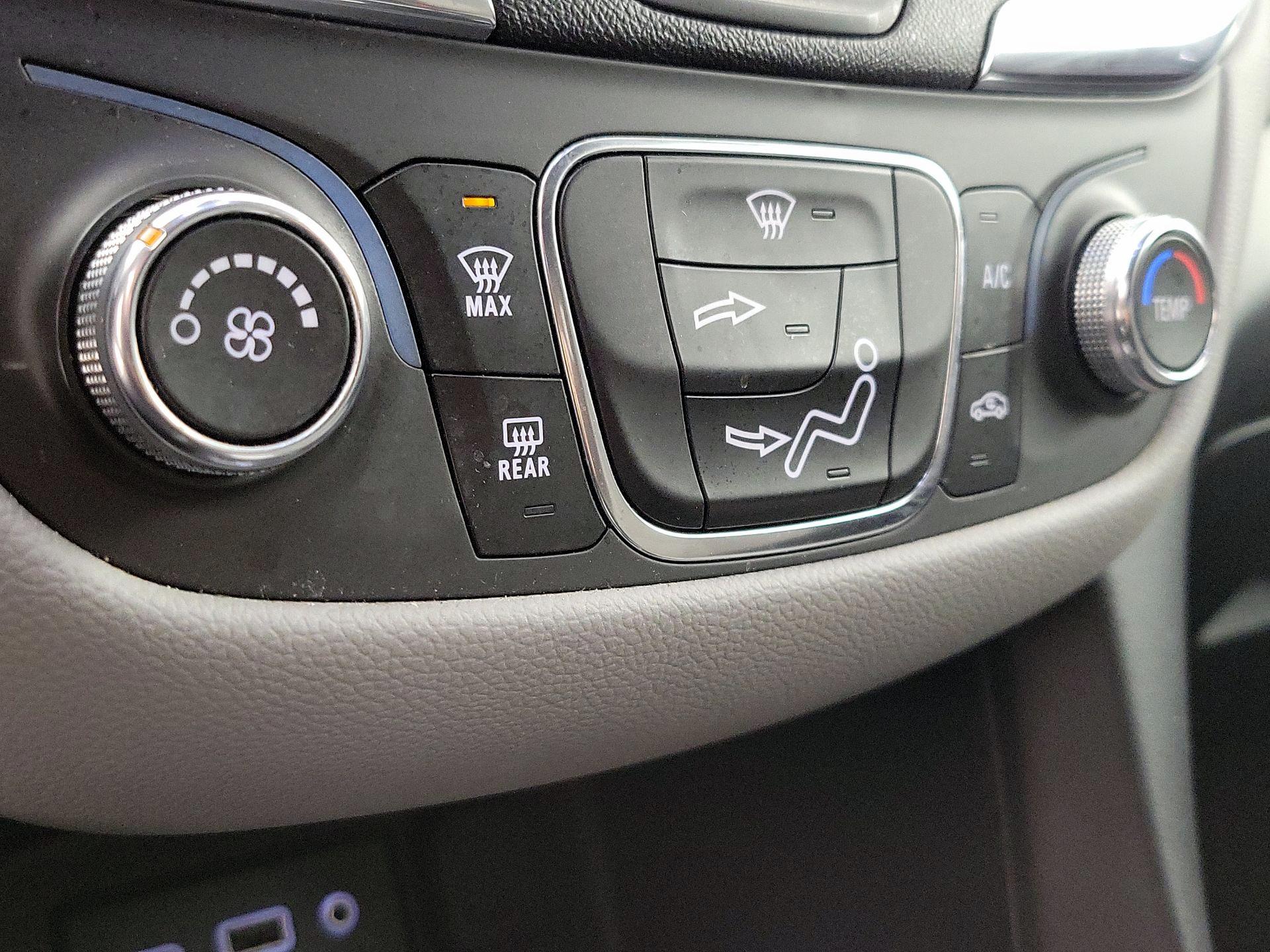 Thumbnail: 2020 Chevrolet Equinox - 16