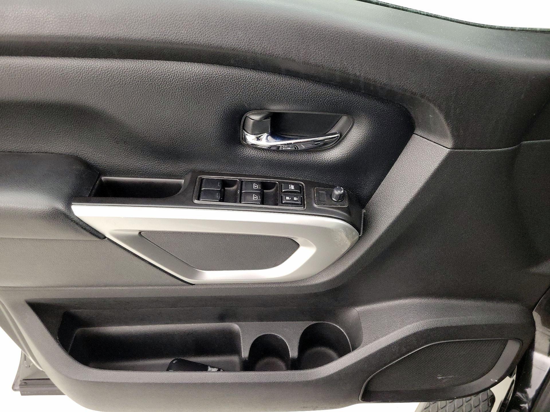 Thumbnail: 2019 Nissan Titan - 12