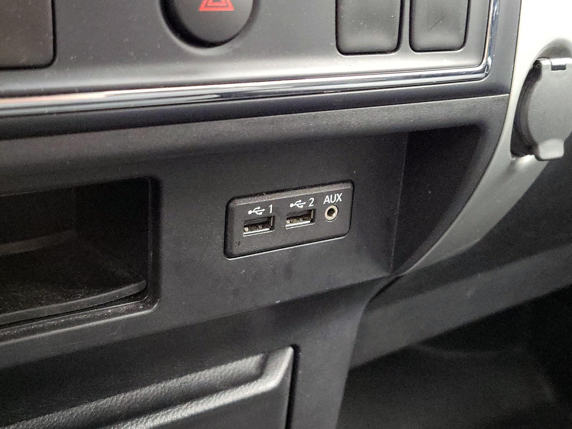 Thumbnail: 2019 Nissan Titan - 18