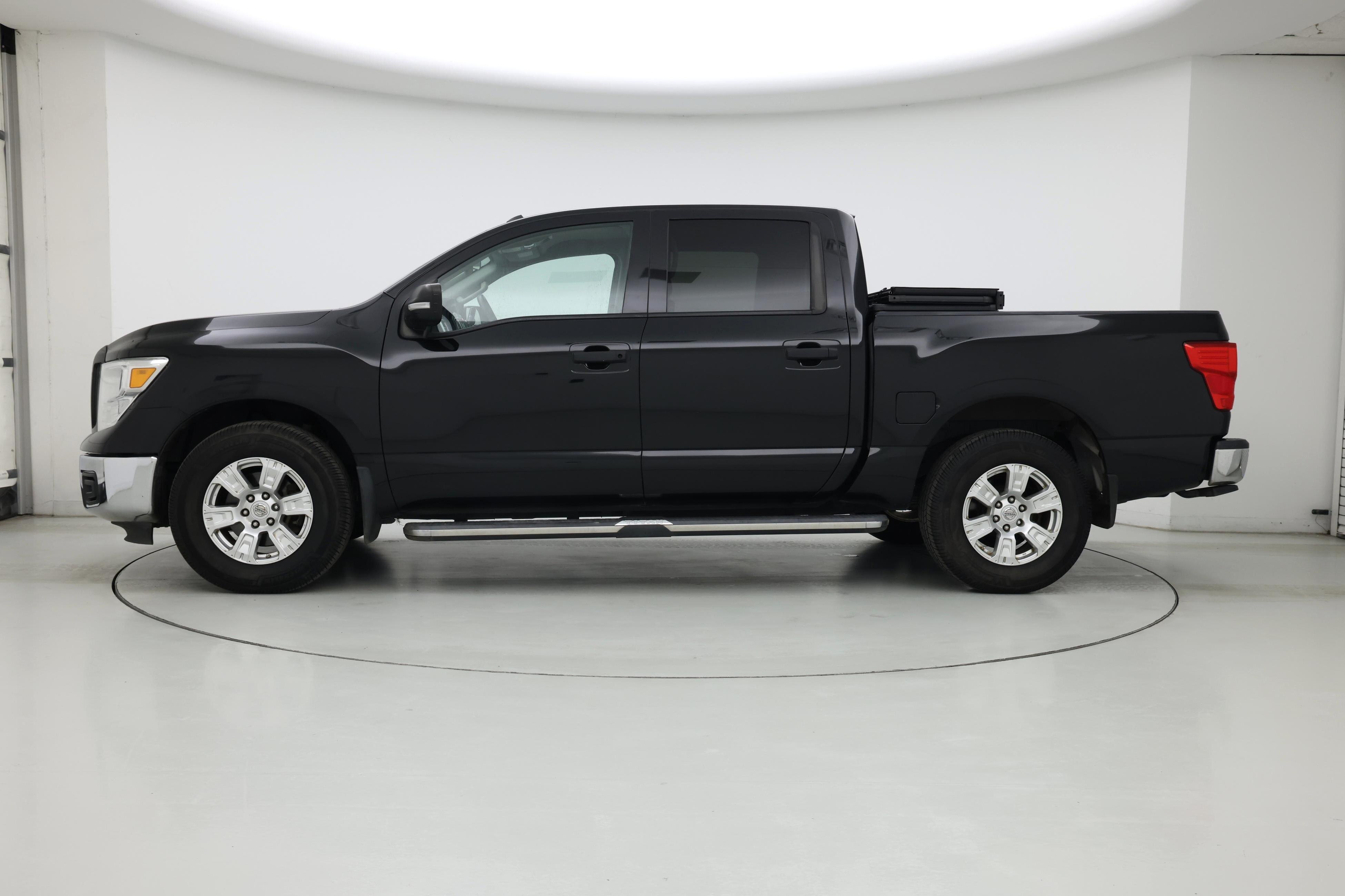 Thumbnail: 2019 Nissan Titan - 3