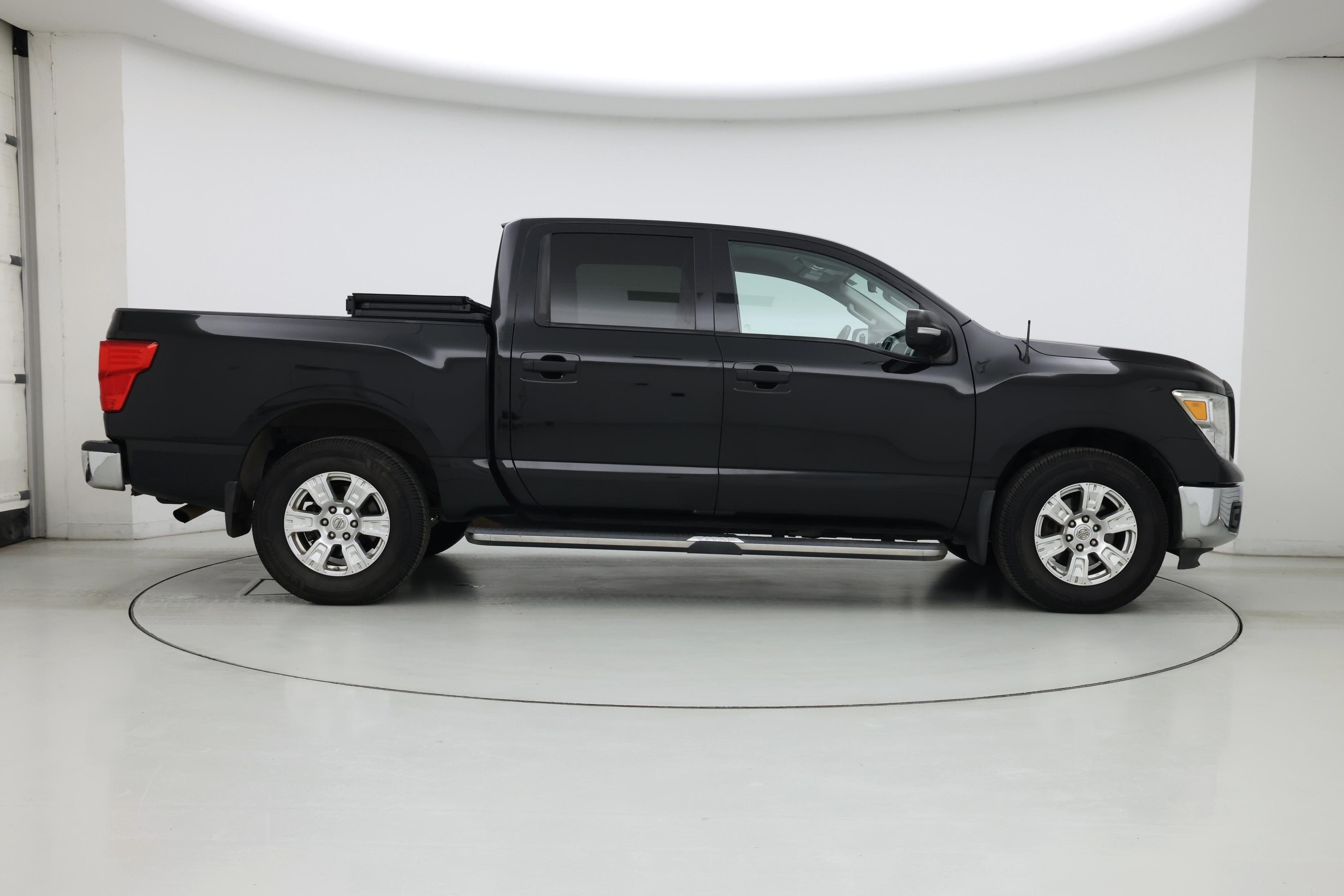 Thumbnail: 2019 Nissan Titan - 7