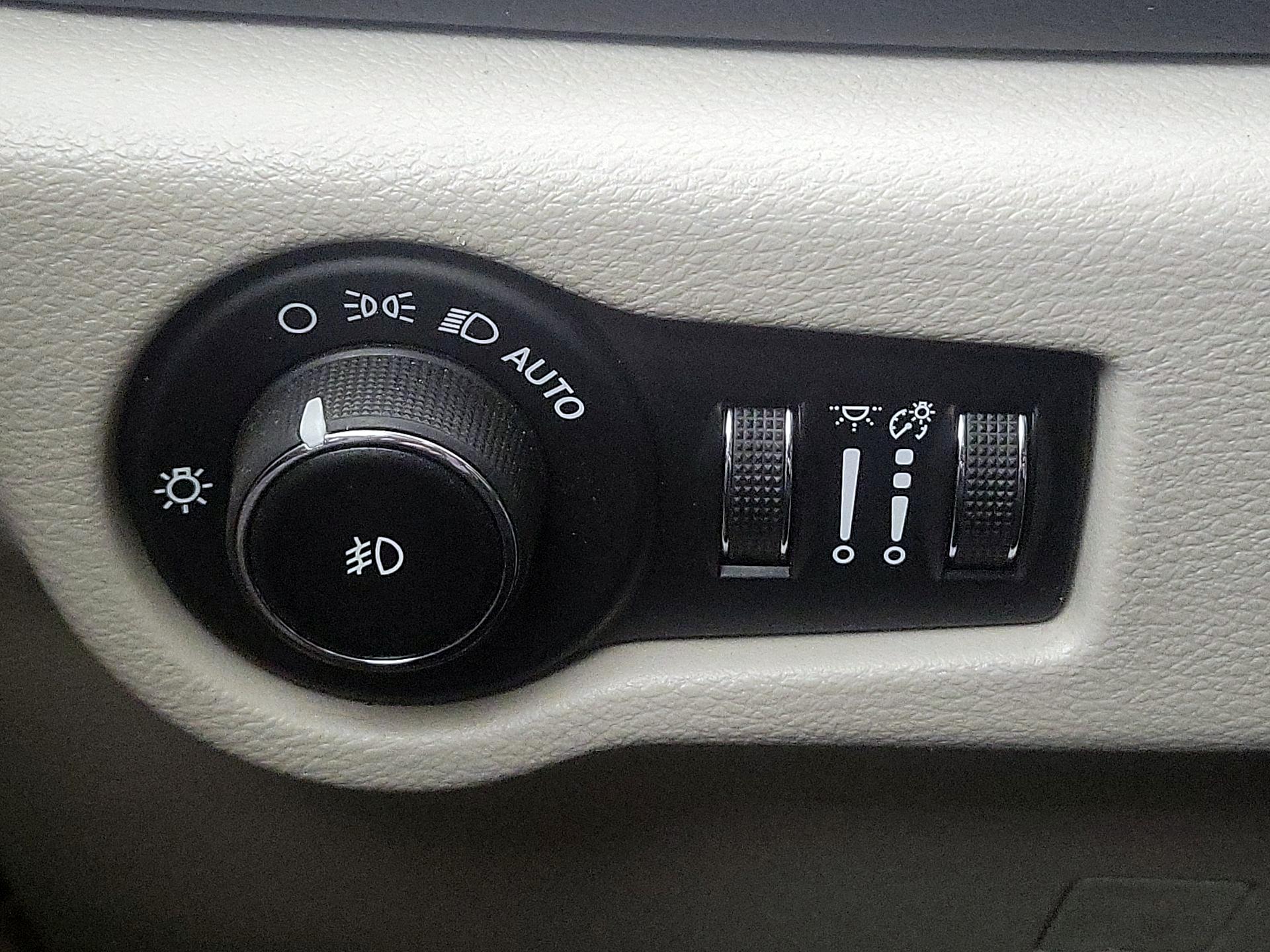 Thumbnail: 2020 Chrysler Pacifica - 13