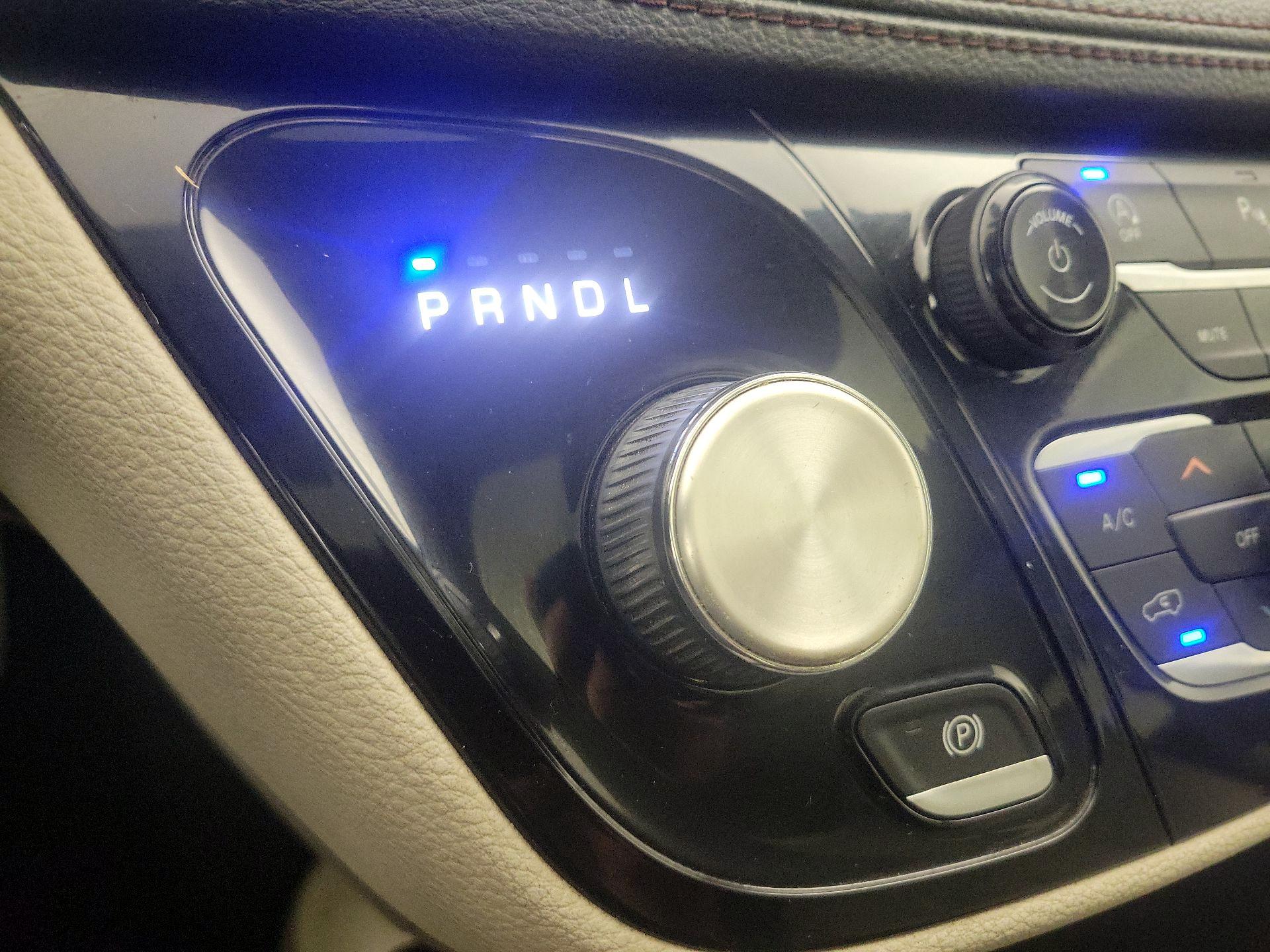 Thumbnail: 2020 Chrysler Pacifica - 17