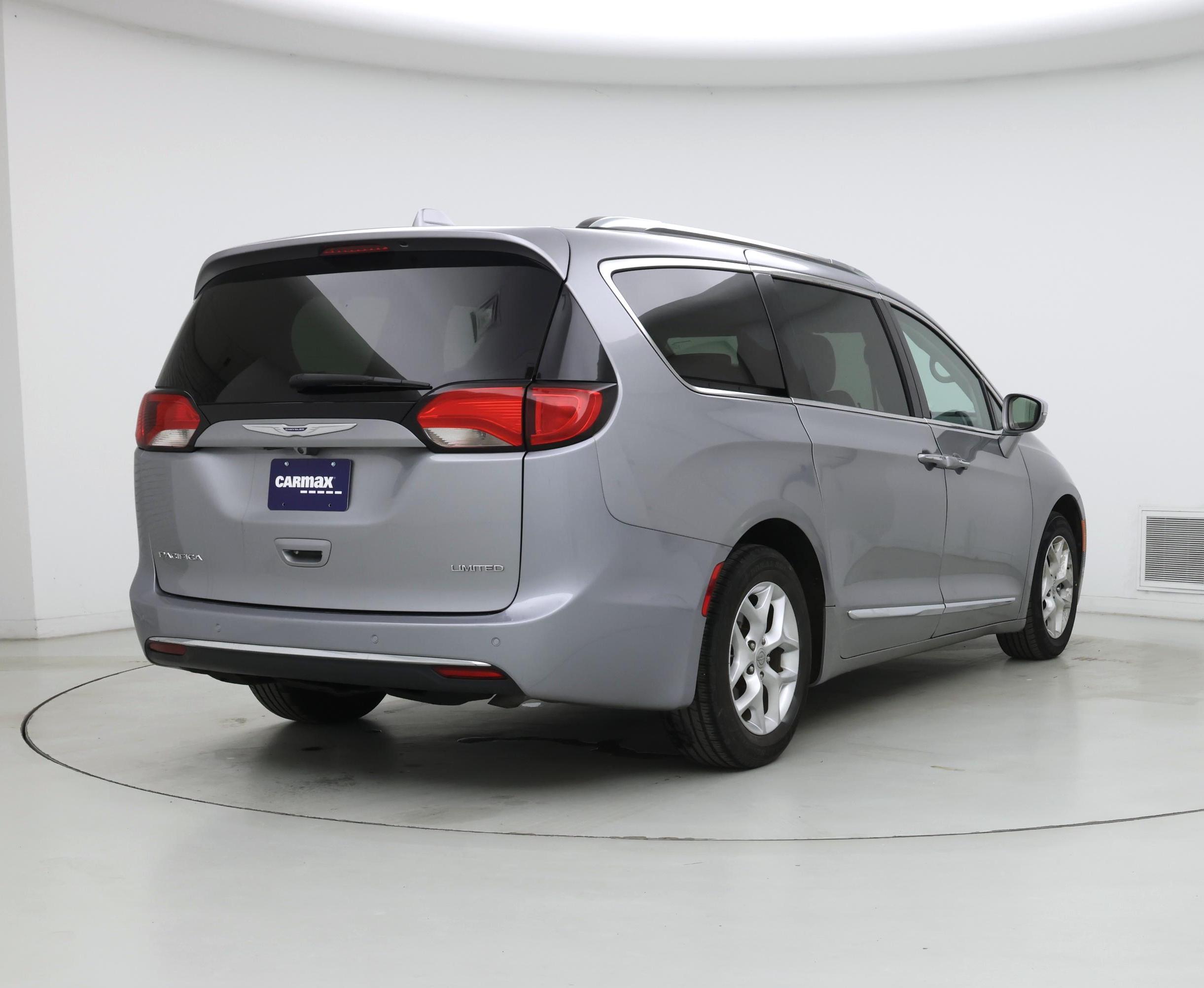 Thumbnail: 2020 Chrysler Pacifica - 8