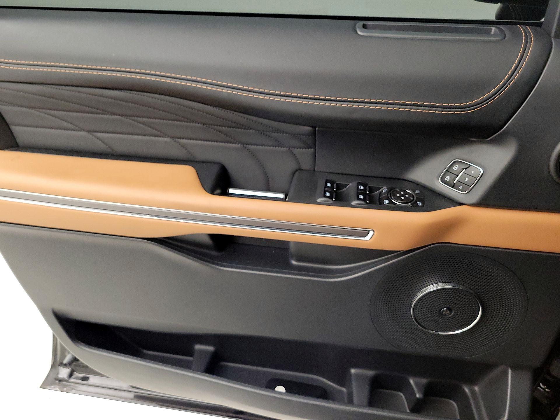 Thumbnail: 2023 Ford Expedition MAX - 12