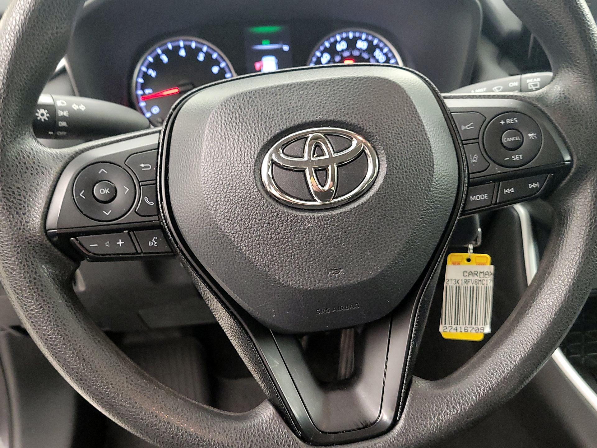 Thumbnail: 2021 Toyota RAV4 - 10