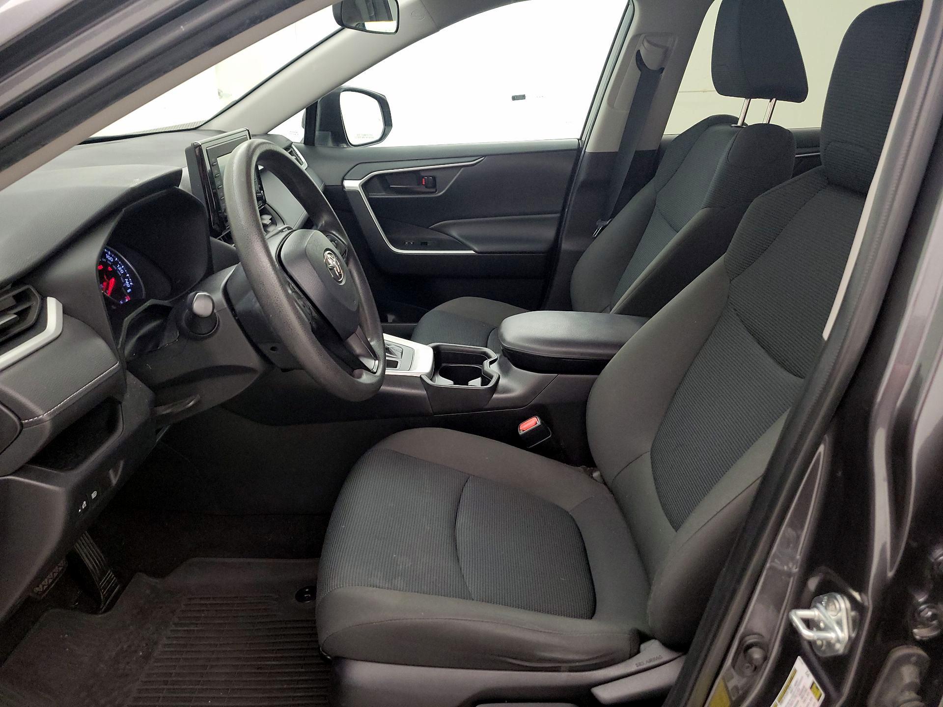 Thumbnail: 2021 Toyota RAV4 - 11