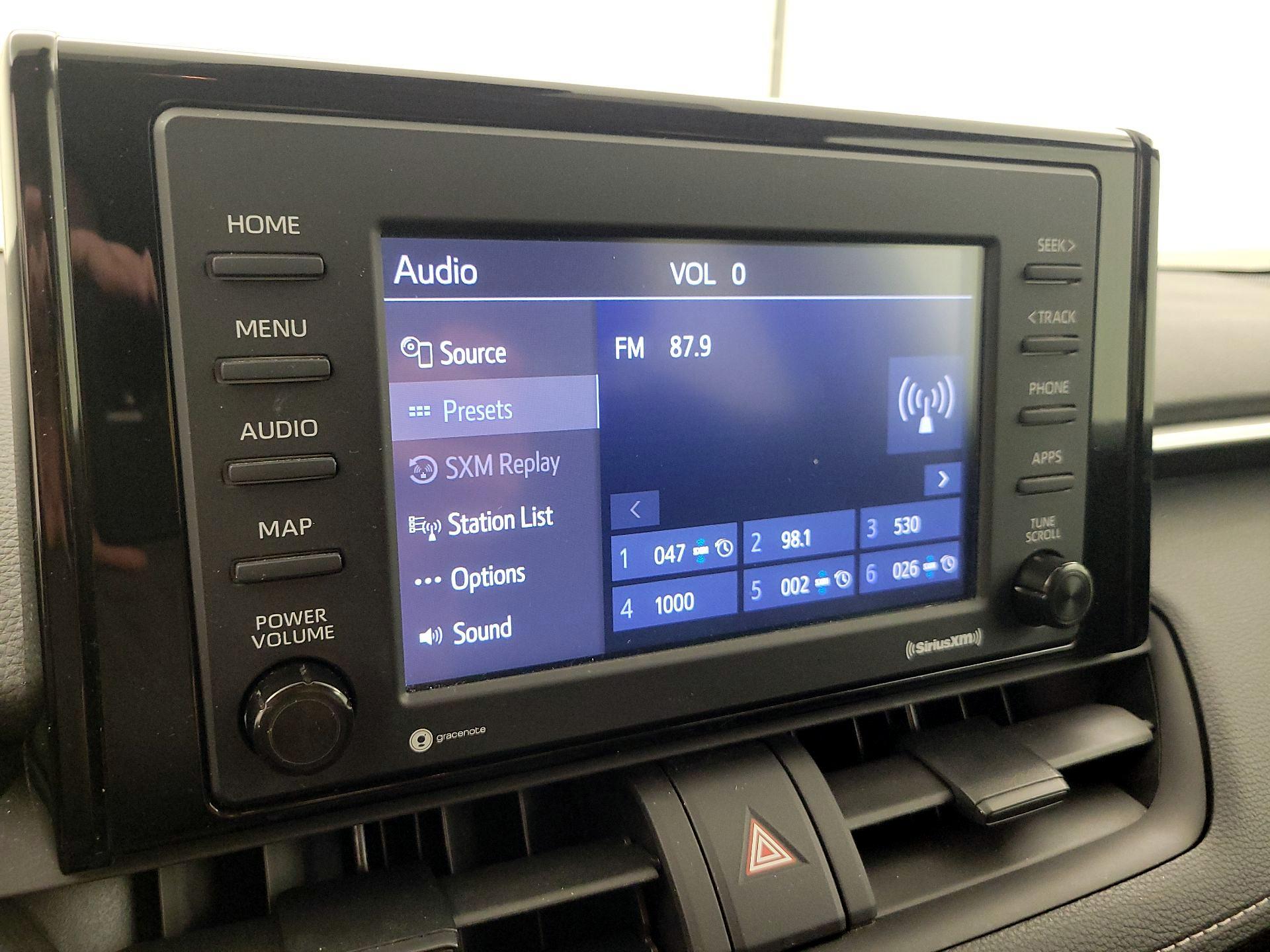 Thumbnail: 2021 Toyota RAV4 - 15