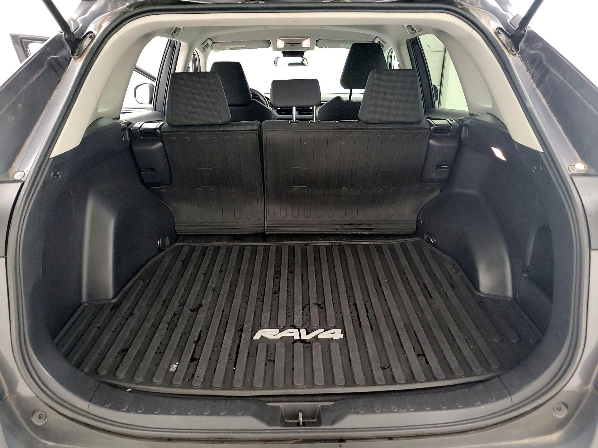 Thumbnail: 2021 Toyota RAV4 - 20