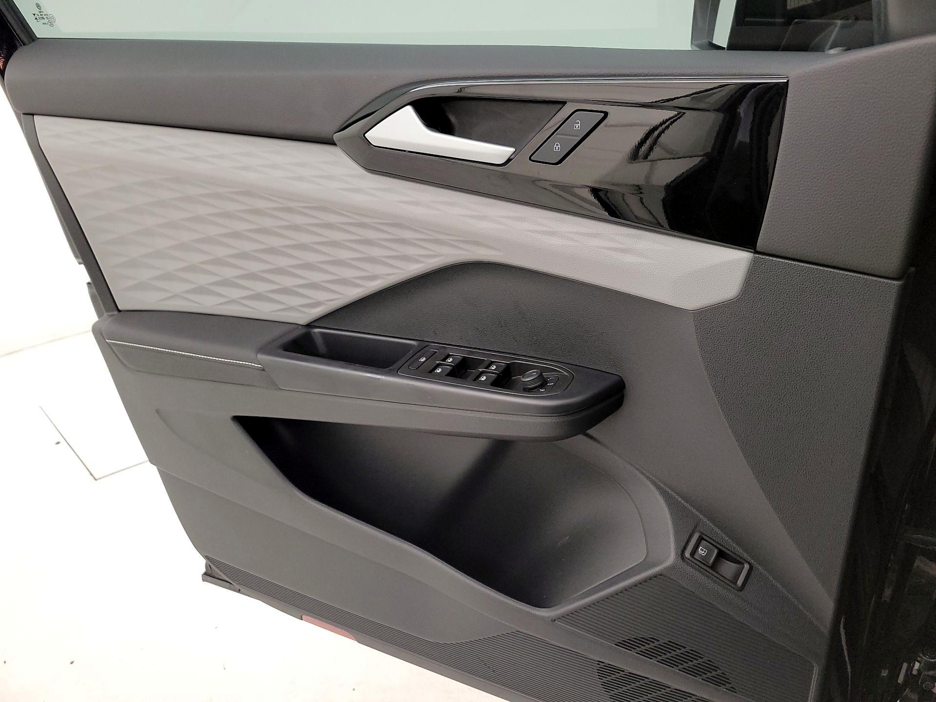 Thumbnail: 2024 Volkswagen Taos - 12