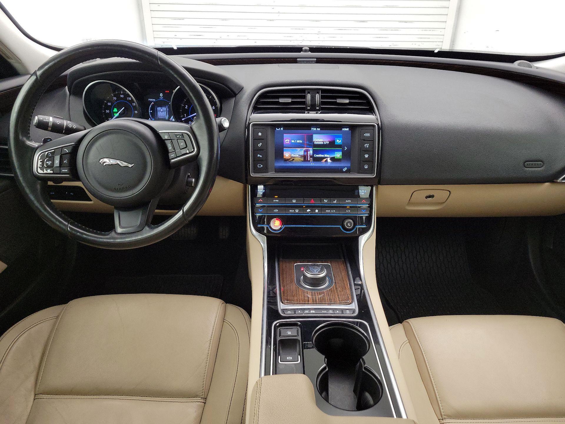 Thumbnail: 2017 Jaguar XE - 9