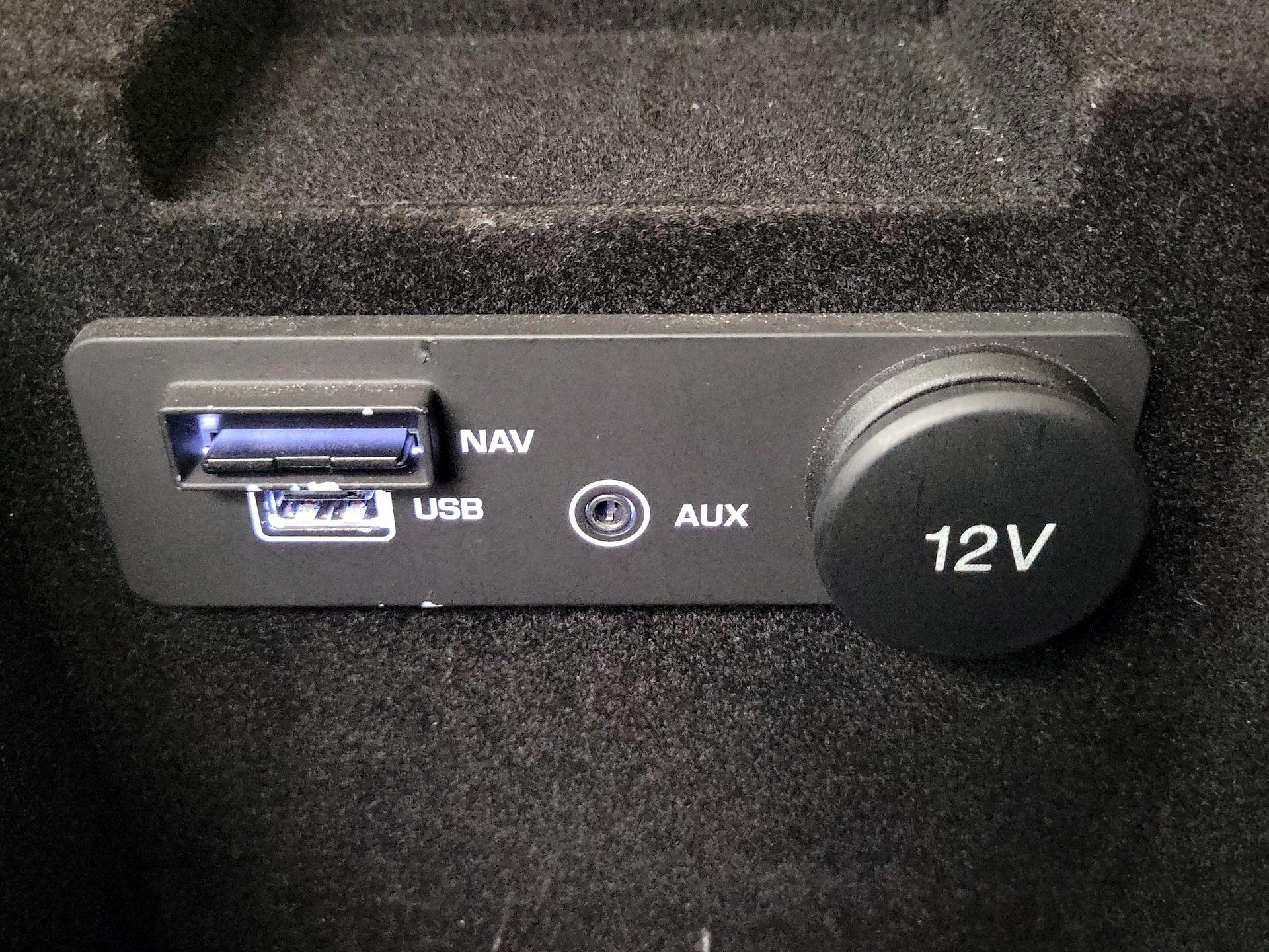 Thumbnail: 2017 Jaguar XE - 19