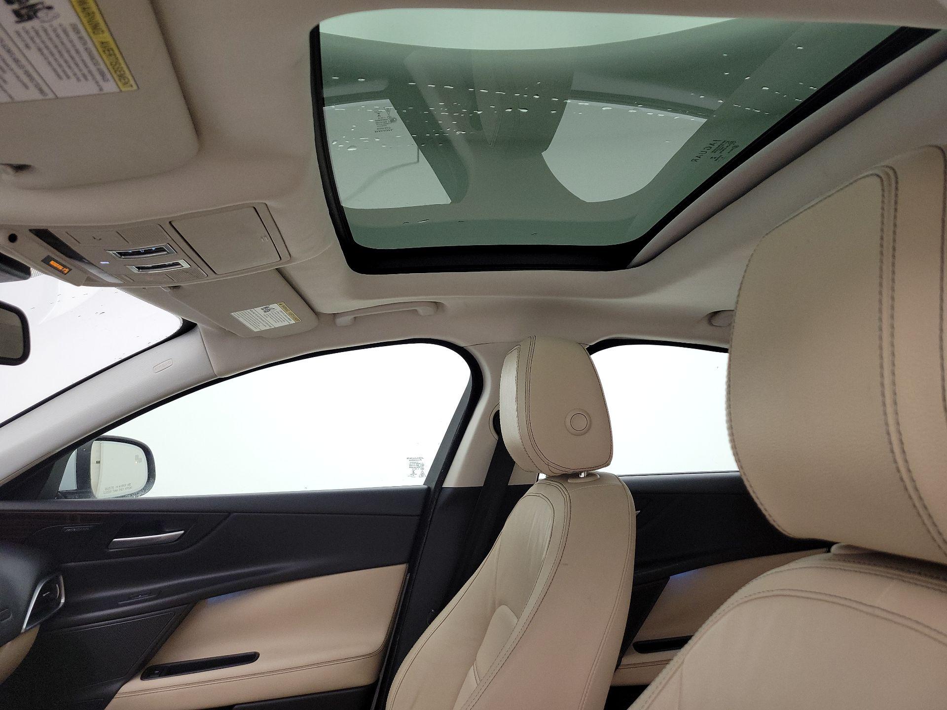 Thumbnail: 2017 Jaguar XE - 20