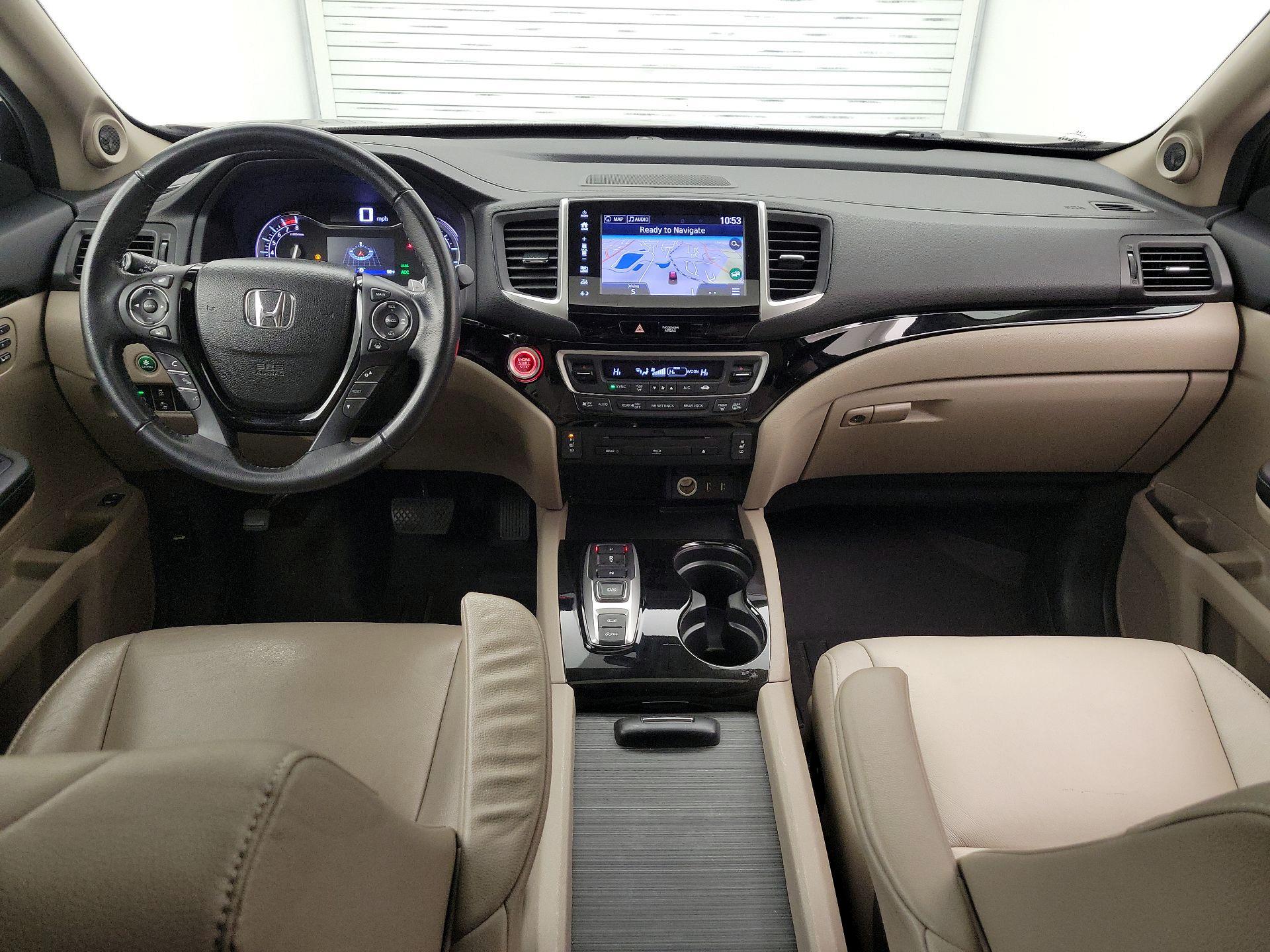 Thumbnail: 2017 Honda Pilot - 9