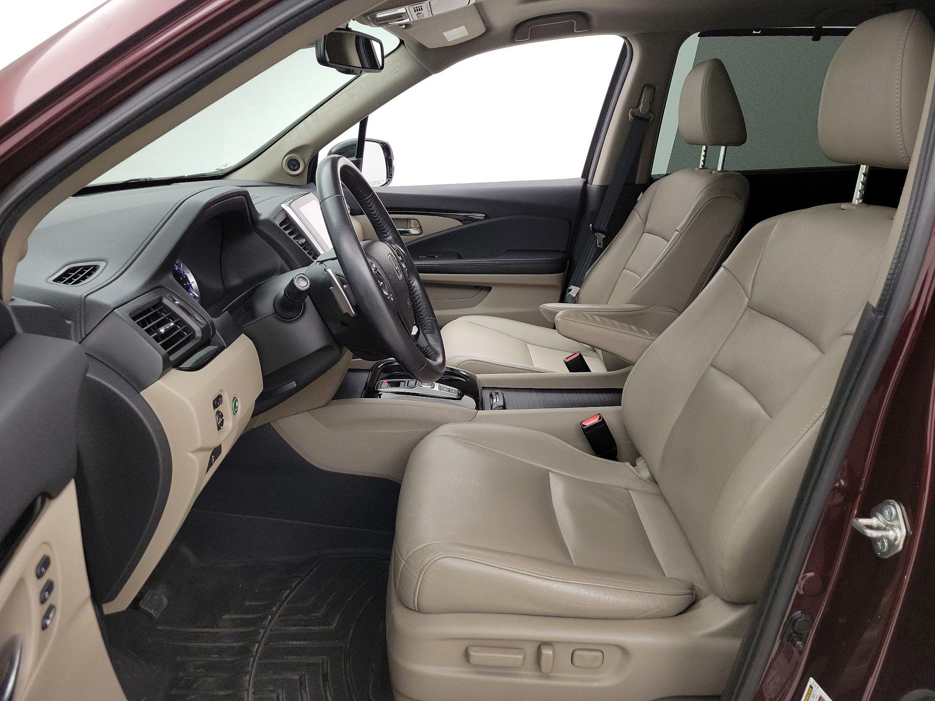 Thumbnail: 2017 Honda Pilot - 11