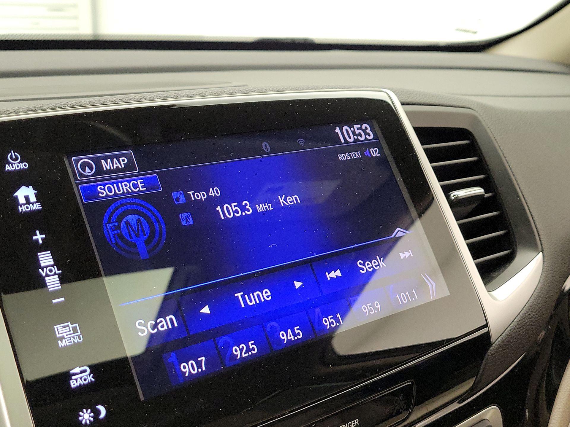 Thumbnail: 2017 Honda Pilot - 16