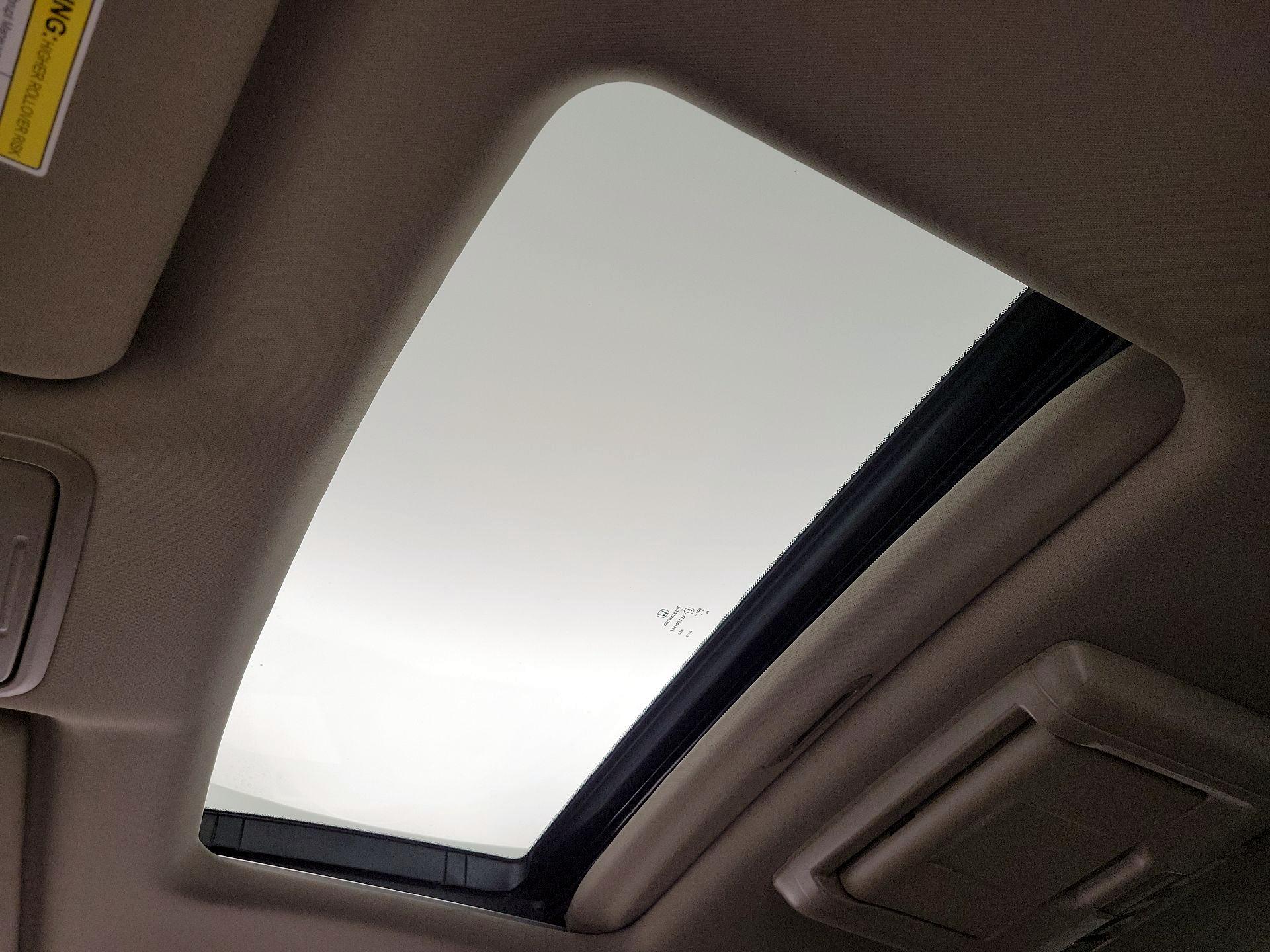 Thumbnail: 2017 Honda Pilot - 20