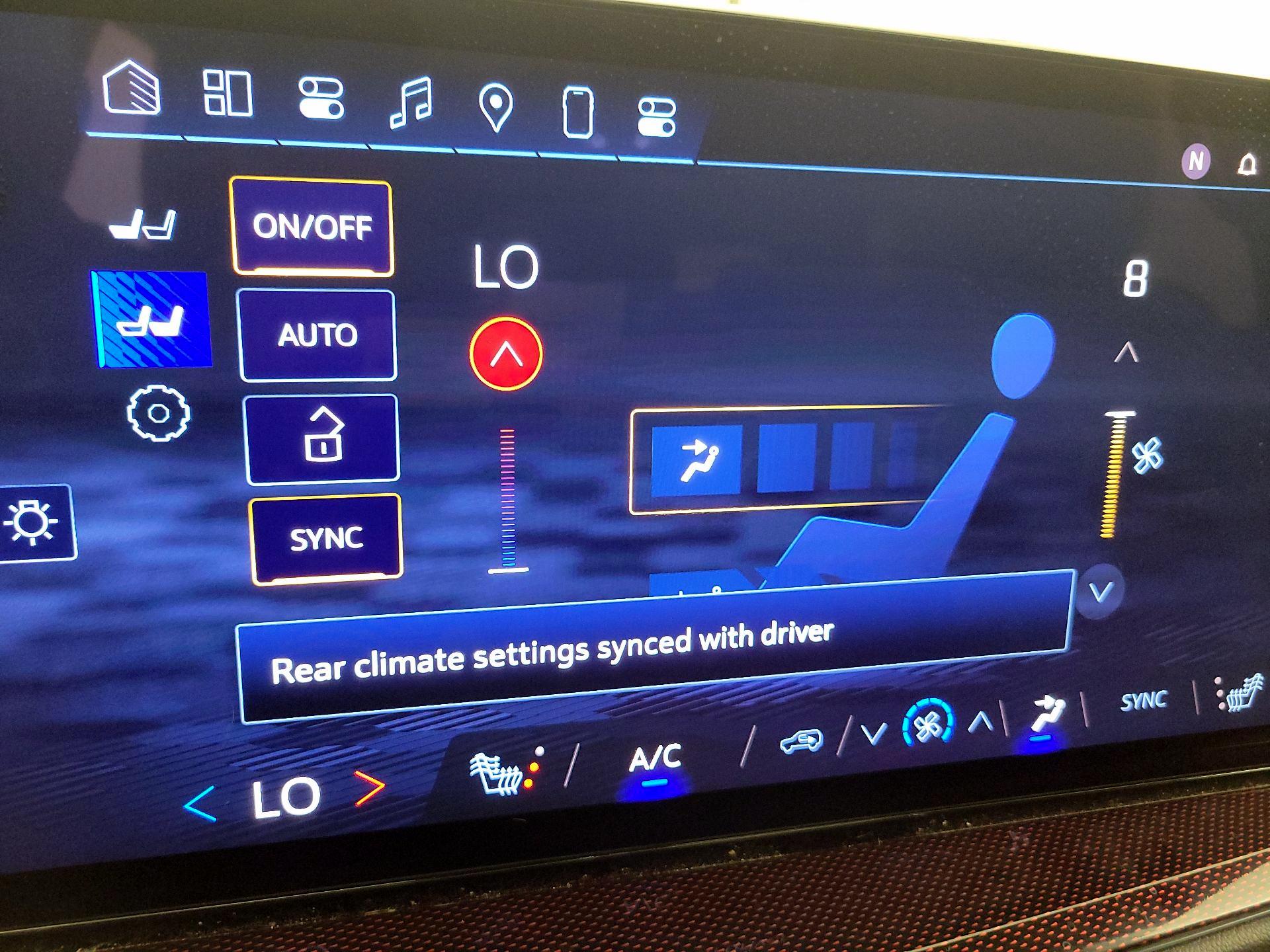 Thumbnail: 2024 Chevrolet Traverse - 16