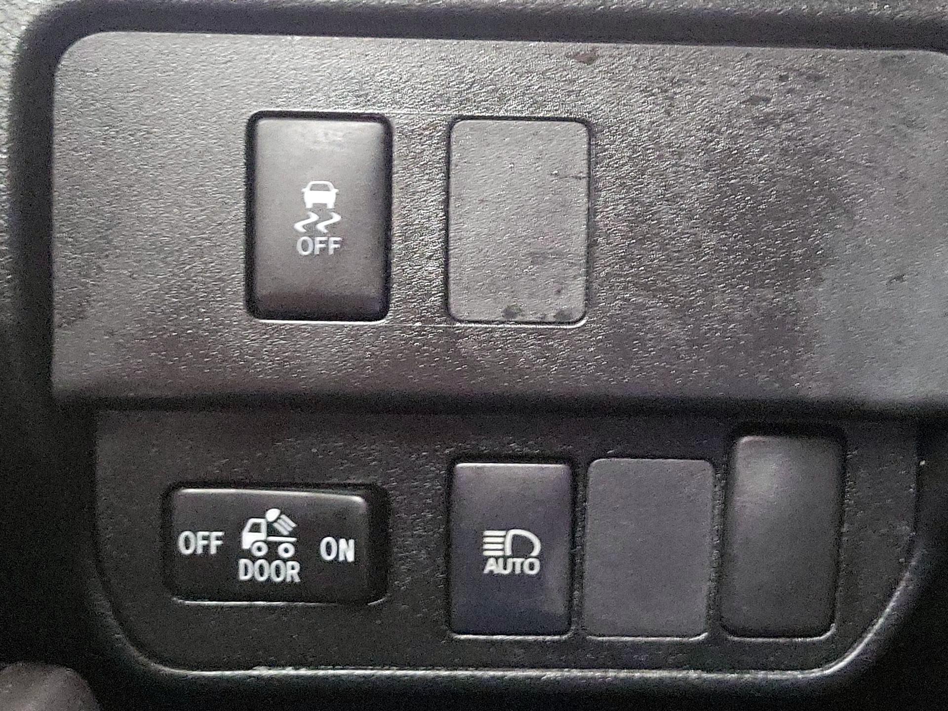 Thumbnail: 2020 Toyota Tacoma - 13