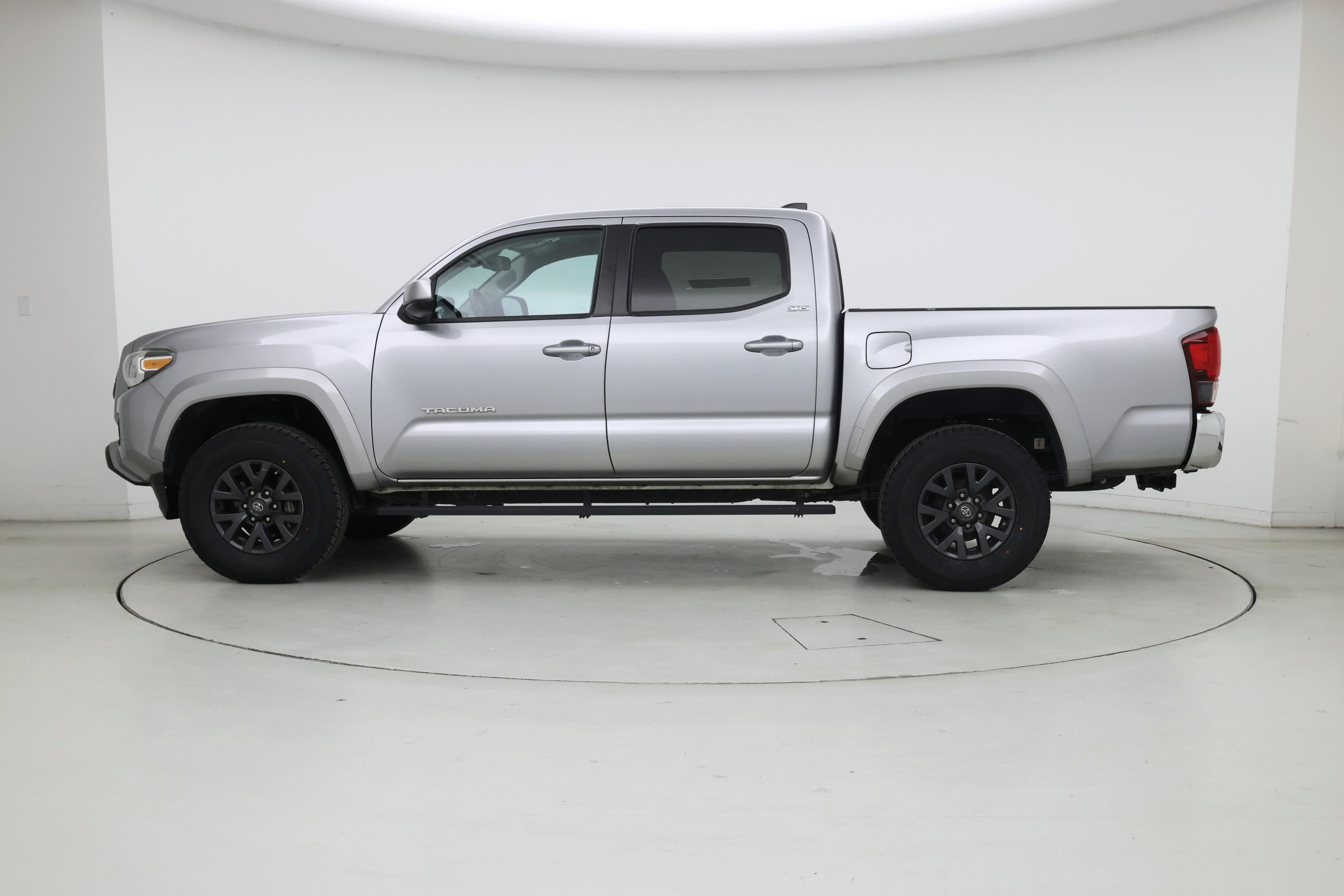 Thumbnail: 2020 Toyota Tacoma - 3