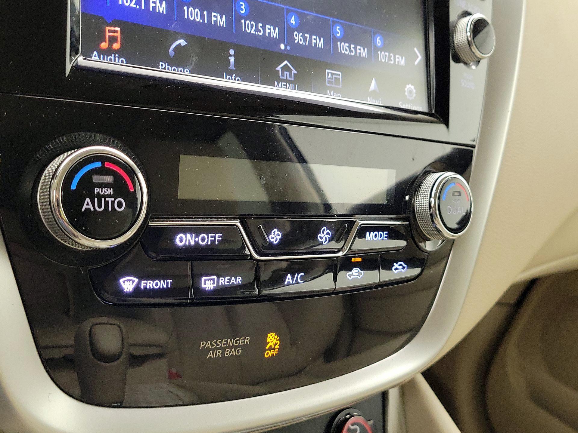 Thumbnail: 2015 Nissan Murano - 16