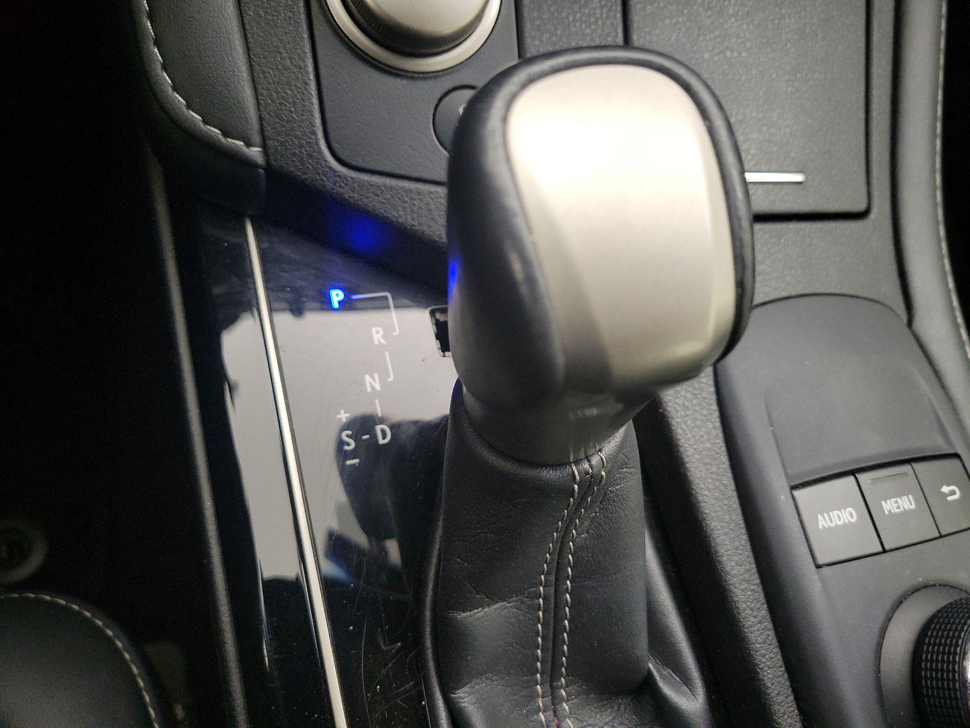 Thumbnail: 2016 Lexus ES - 17