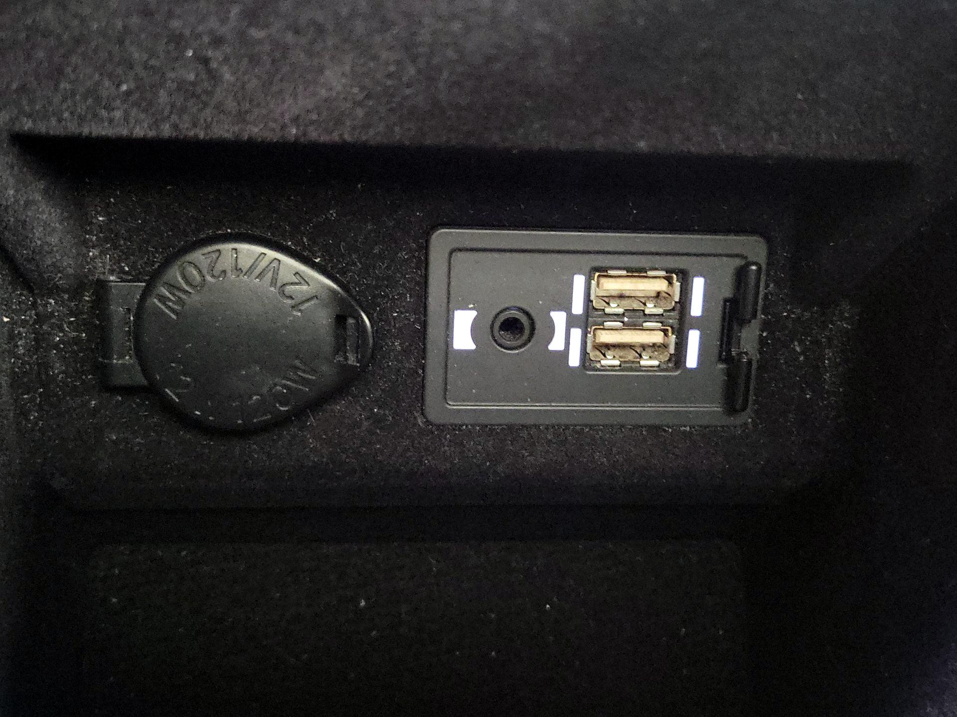 Thumbnail: 2016 Lexus ES - 18