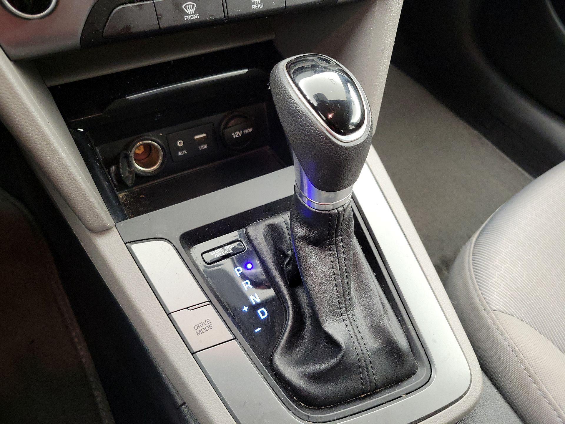 Thumbnail: 2017 Hyundai Elantra - 17