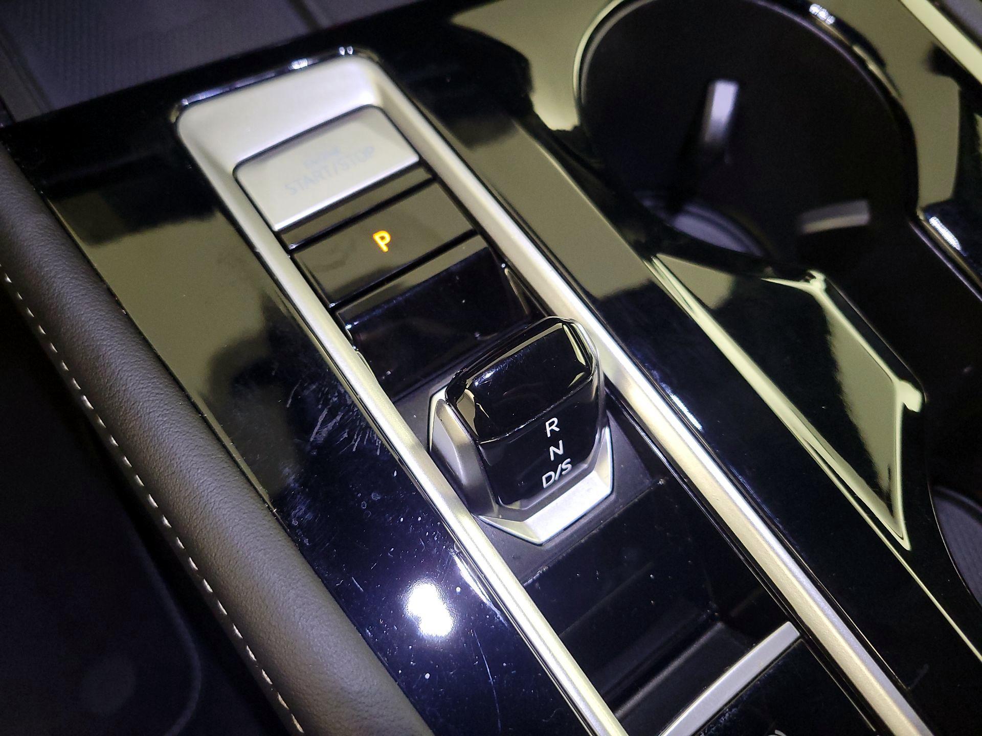 Thumbnail: 2024 Volkswagen Atlas - 17