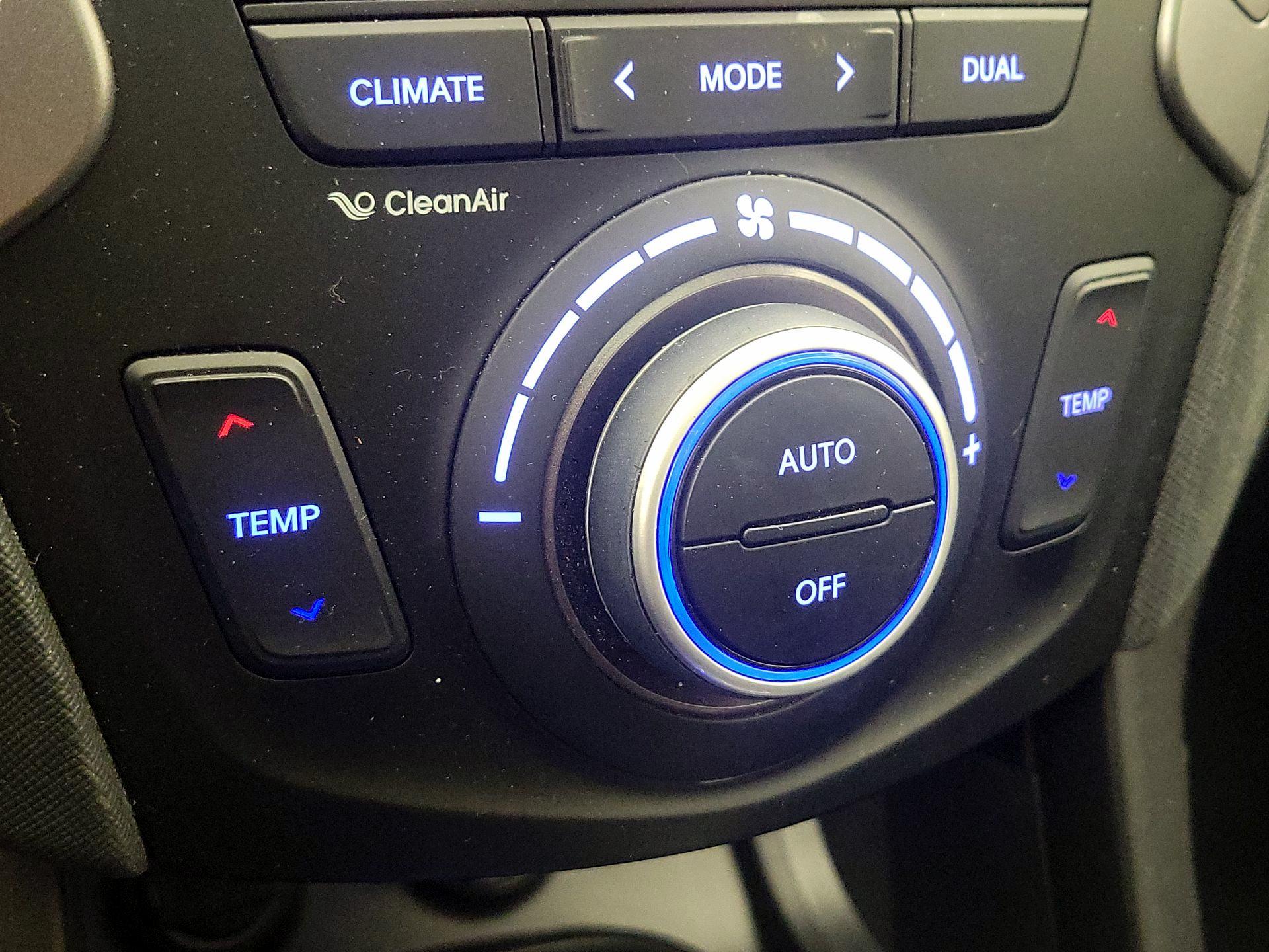 Thumbnail: 2016 Hyundai Santa Fe - 16